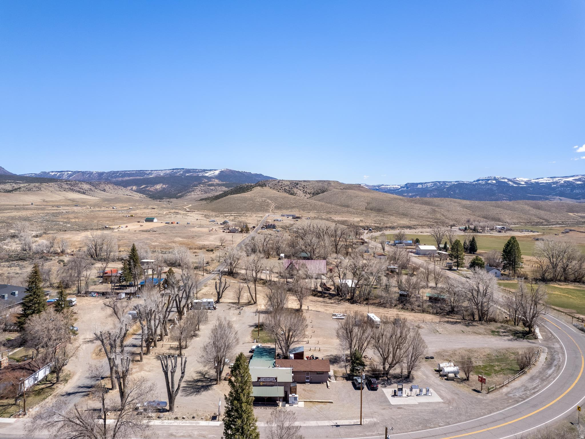 main property photo 31