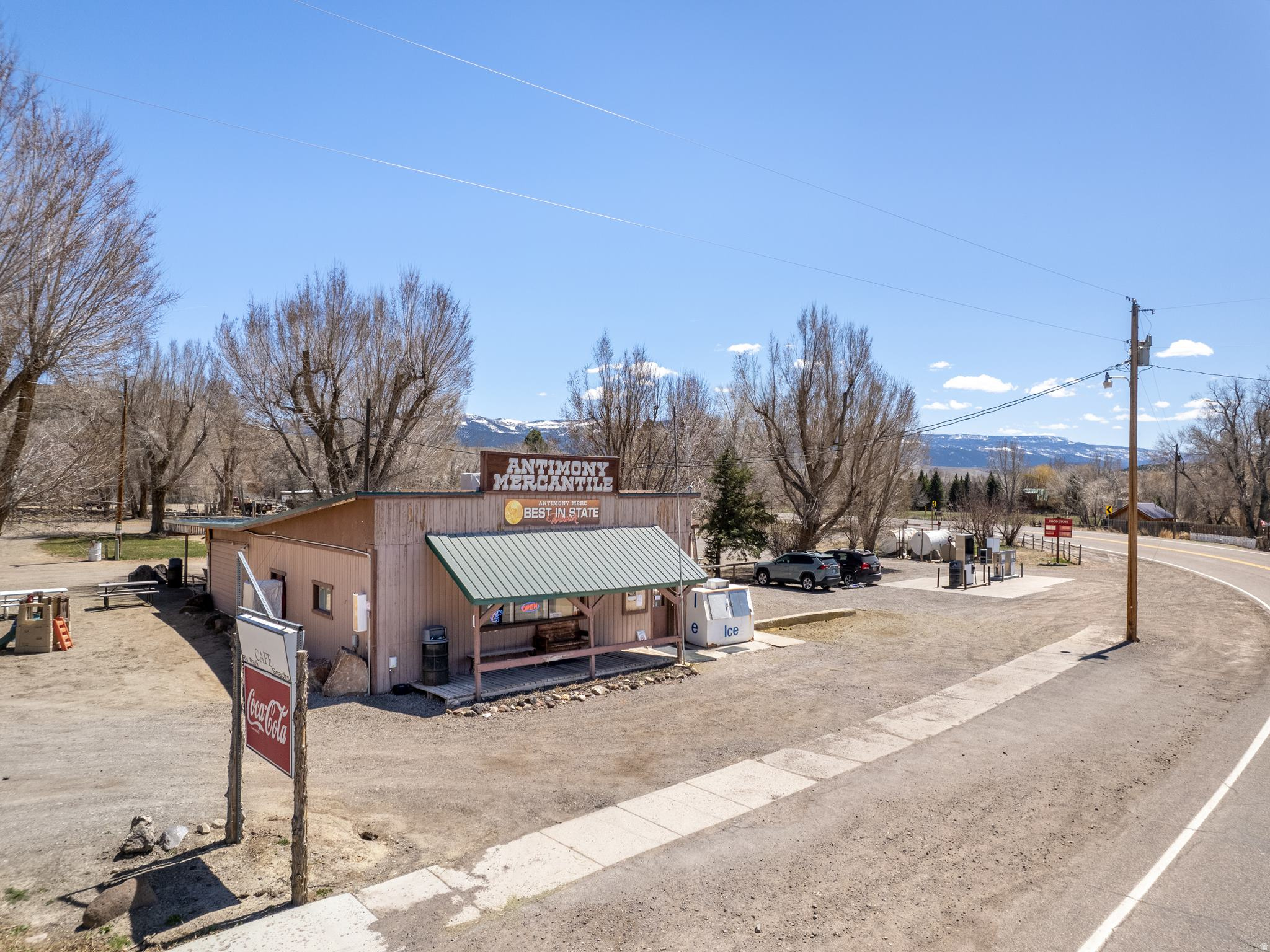 main property photo 33