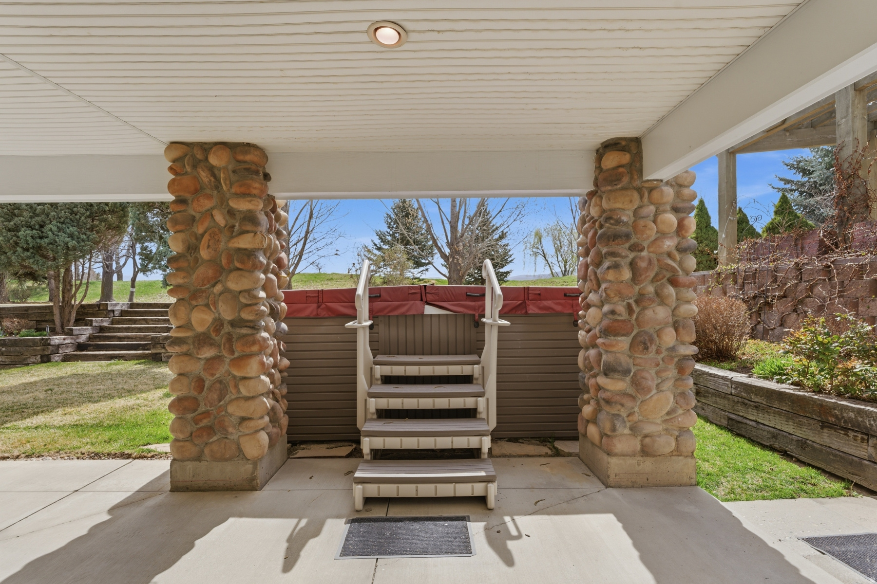 main property photo 112