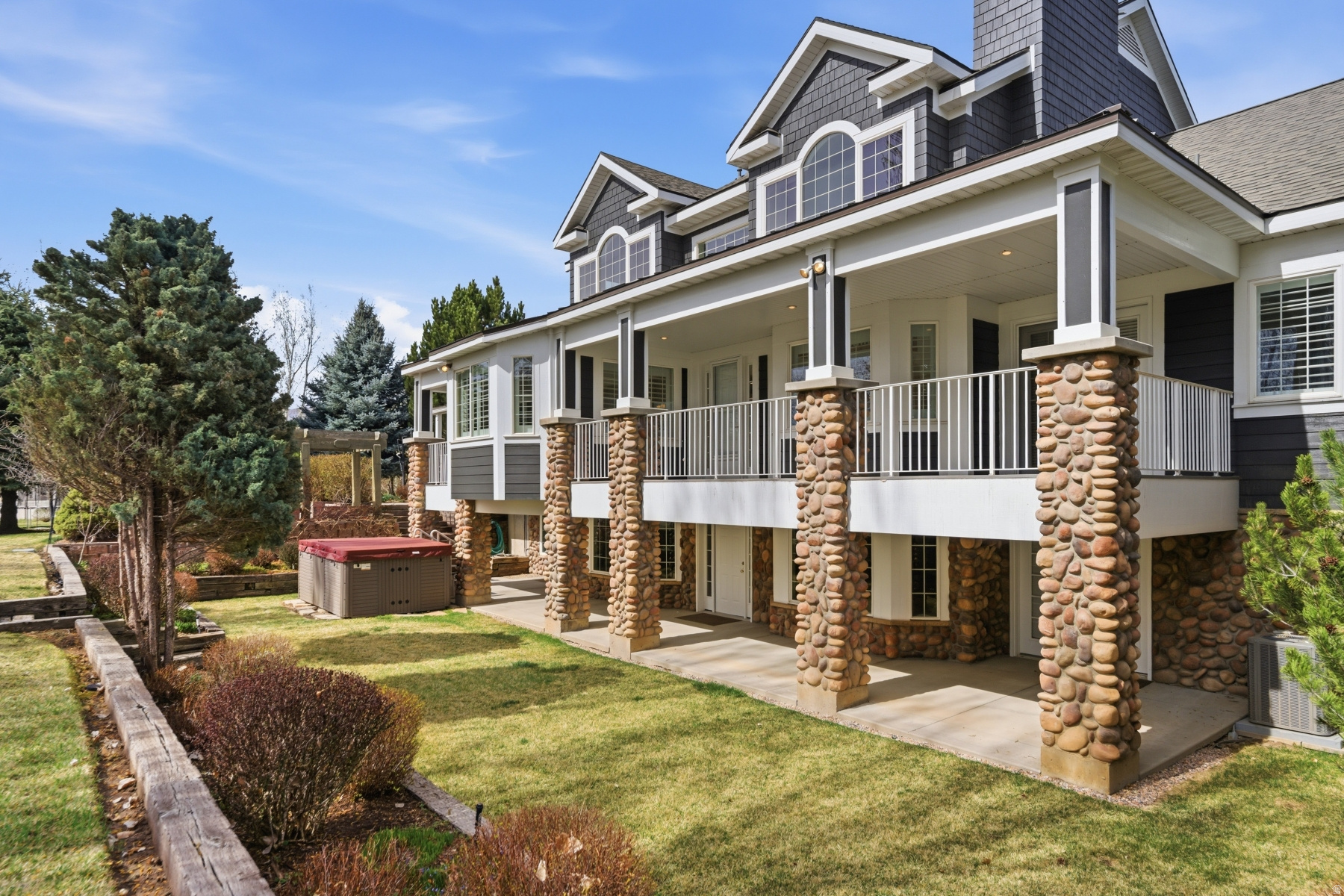 main property photo 123
