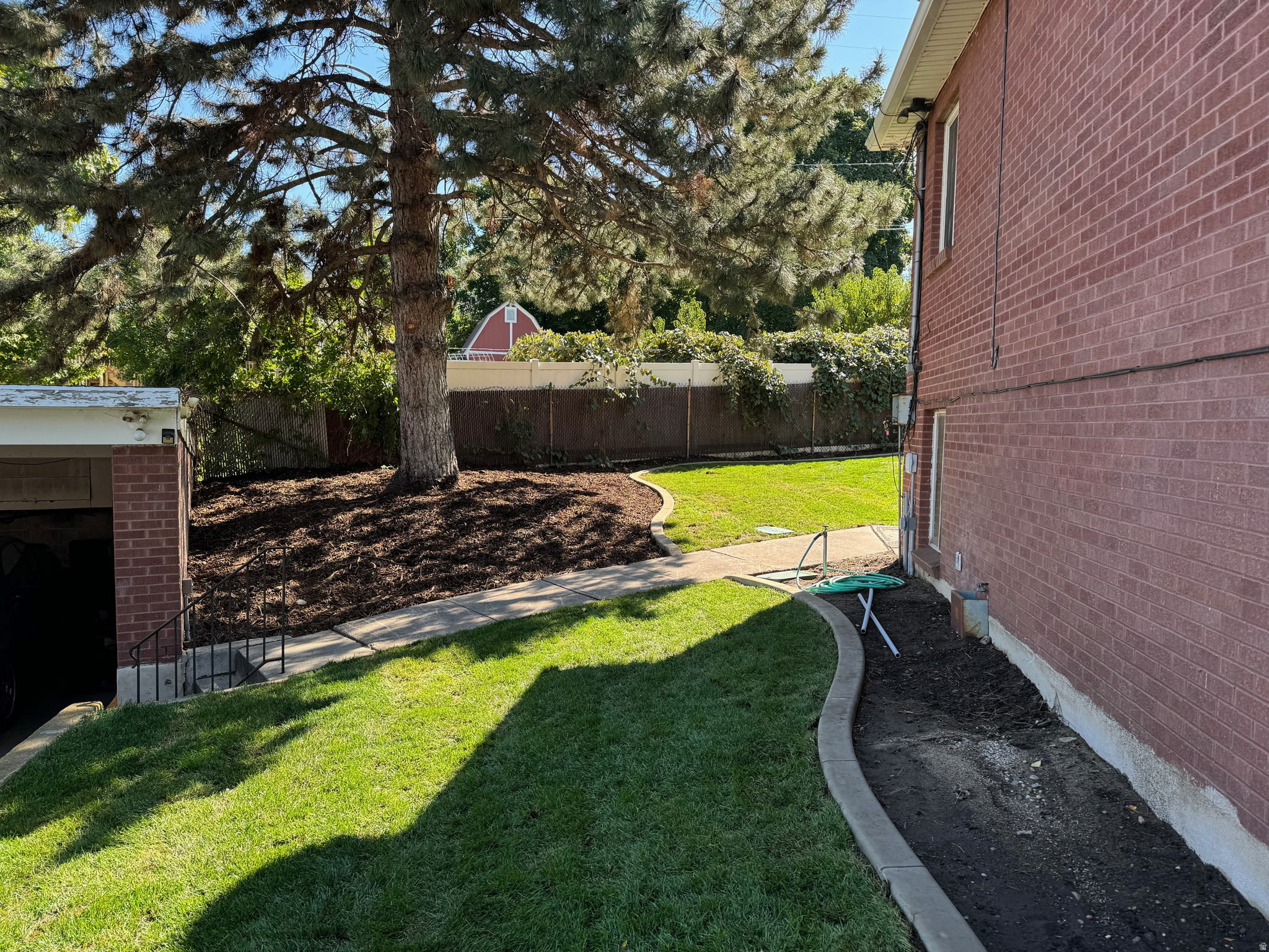 main property photo 18