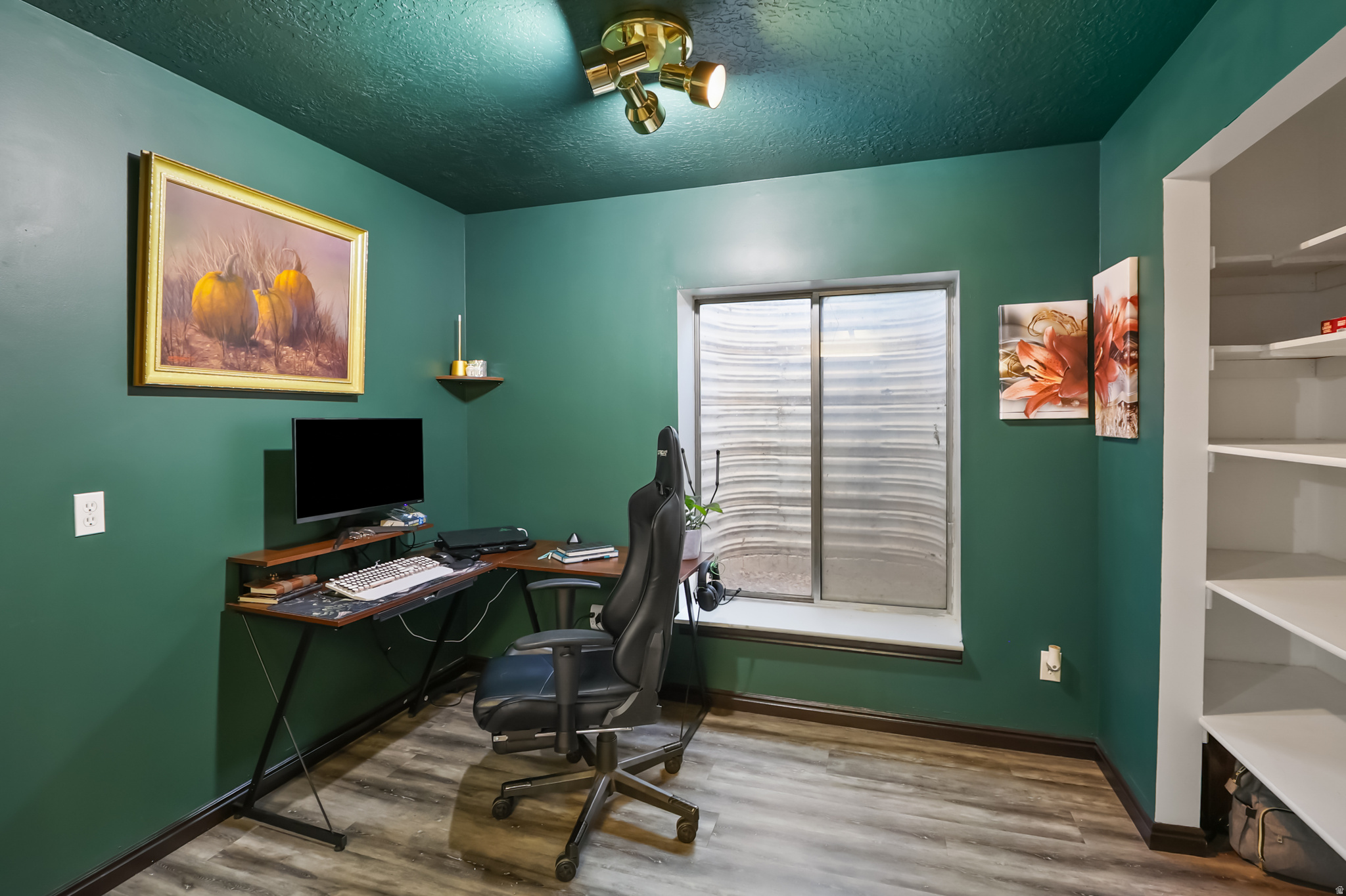 main property photo 23
