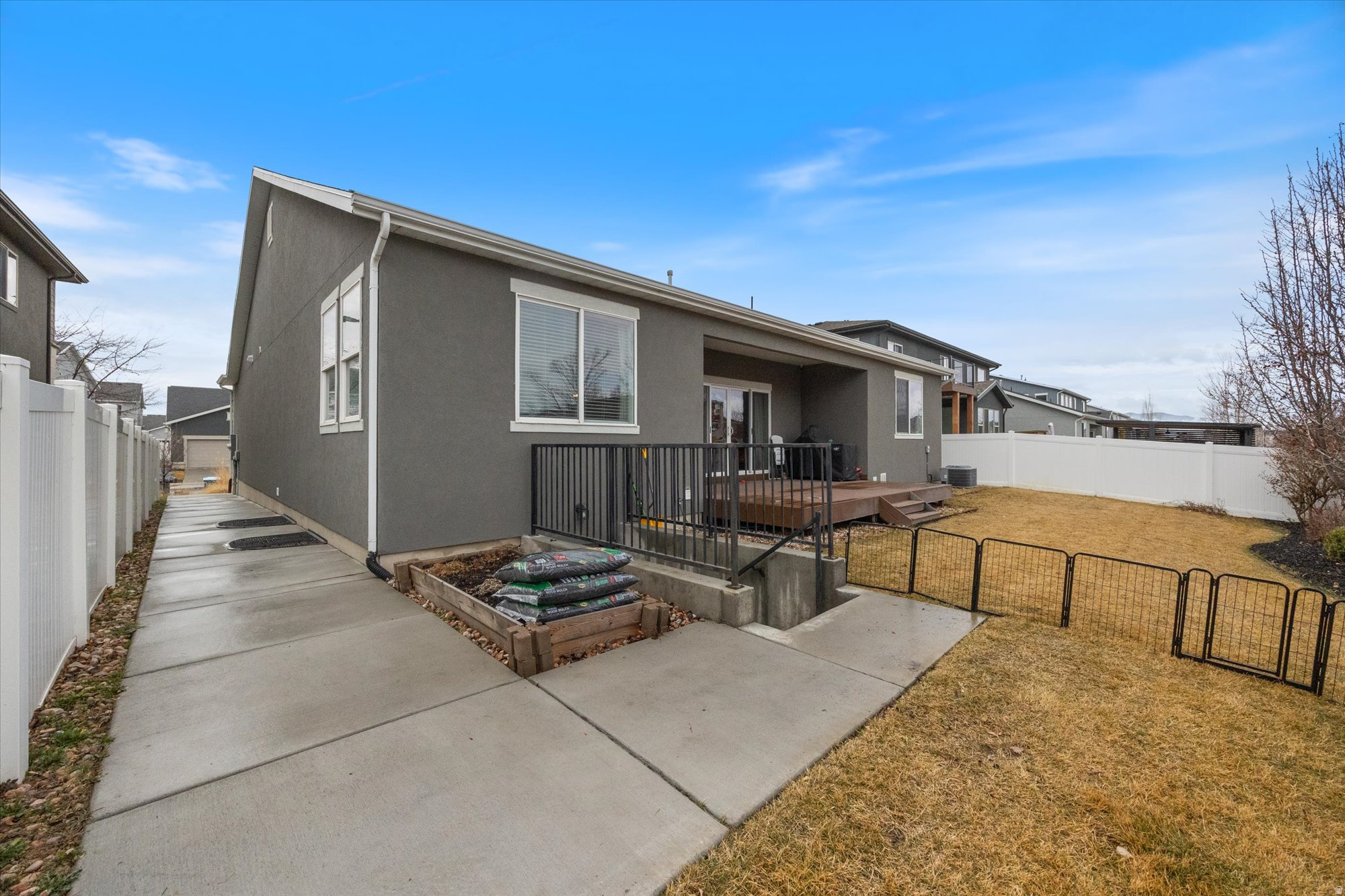 main property photo 45