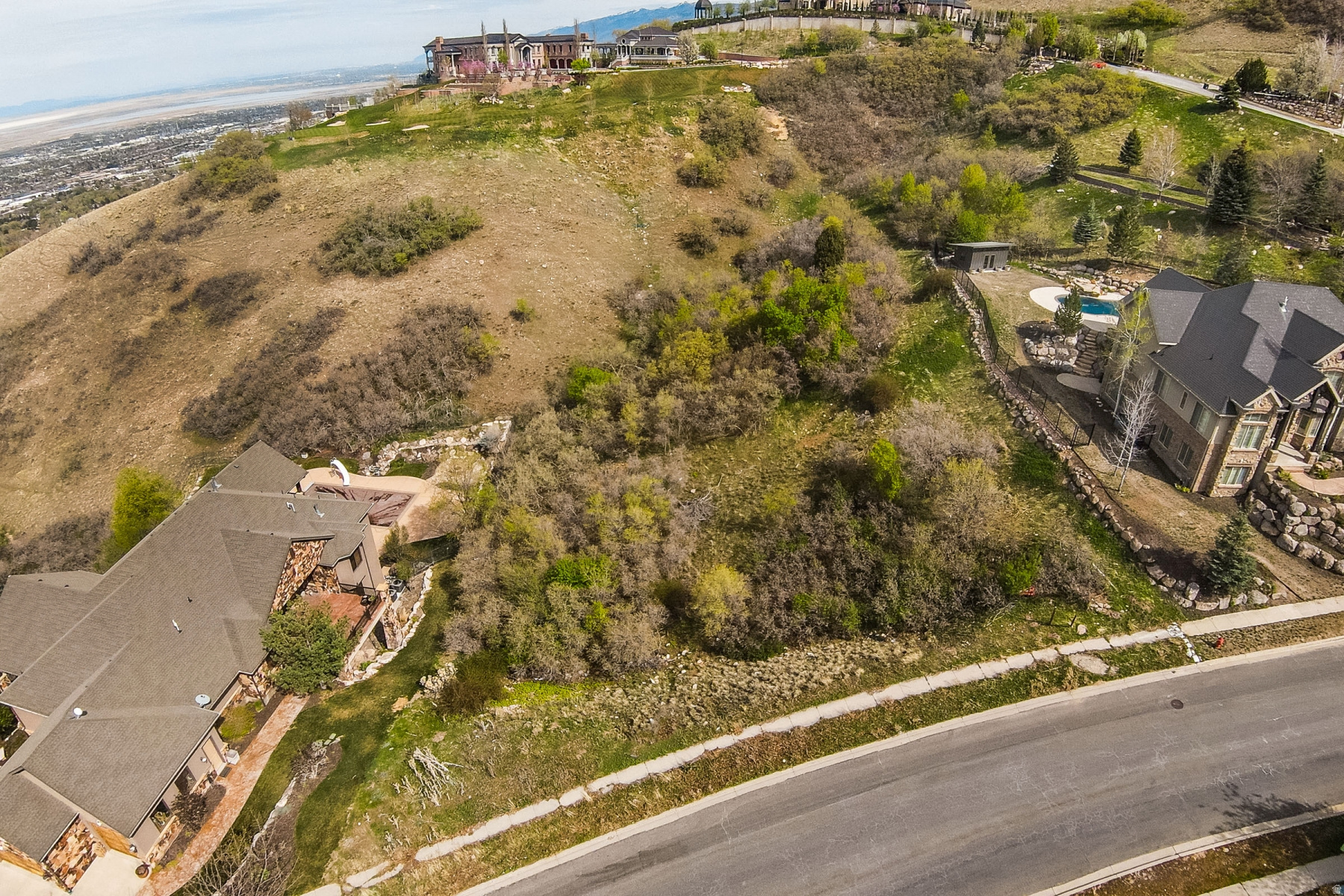 main property photo 6
