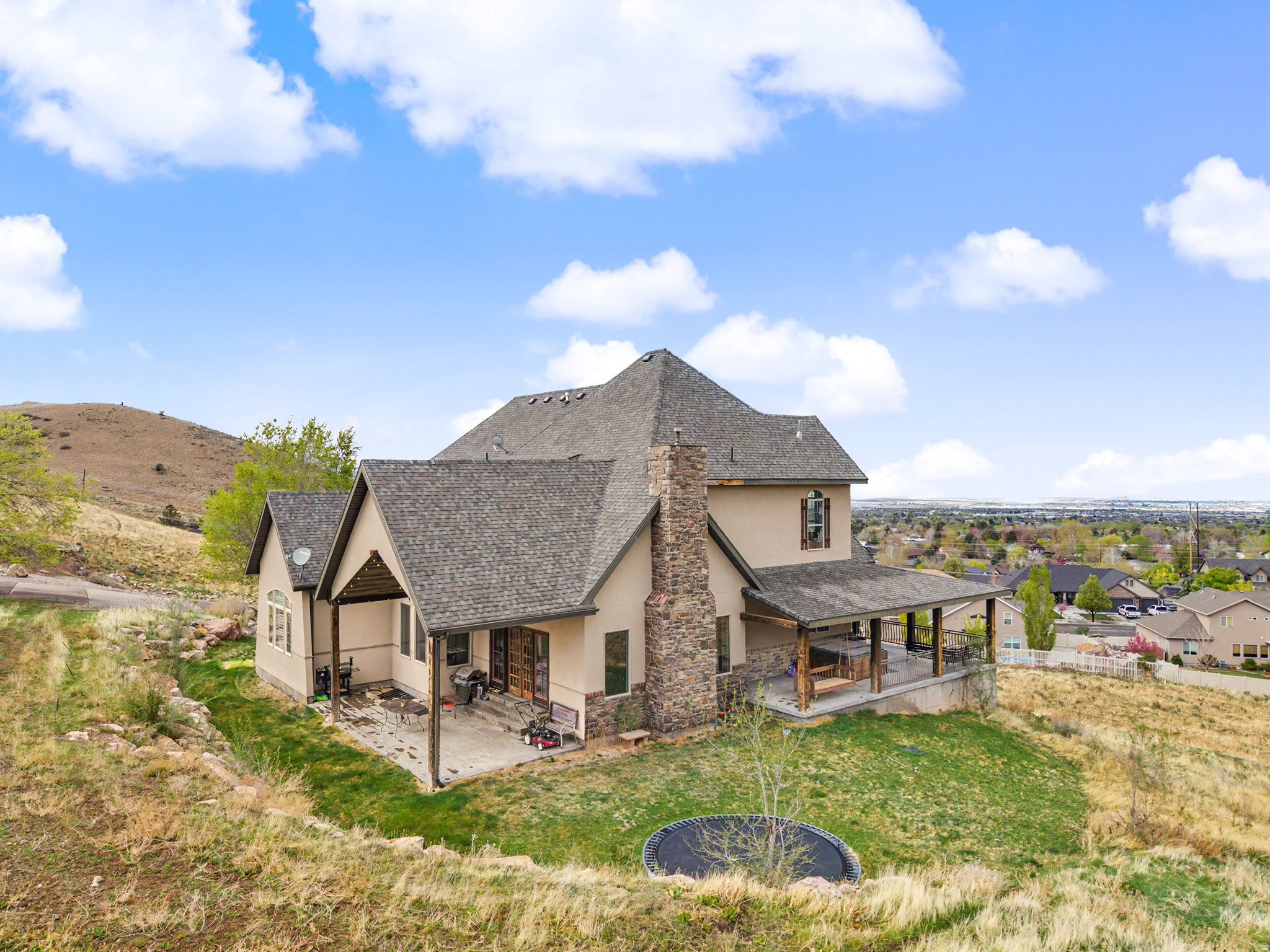 main property photo 5