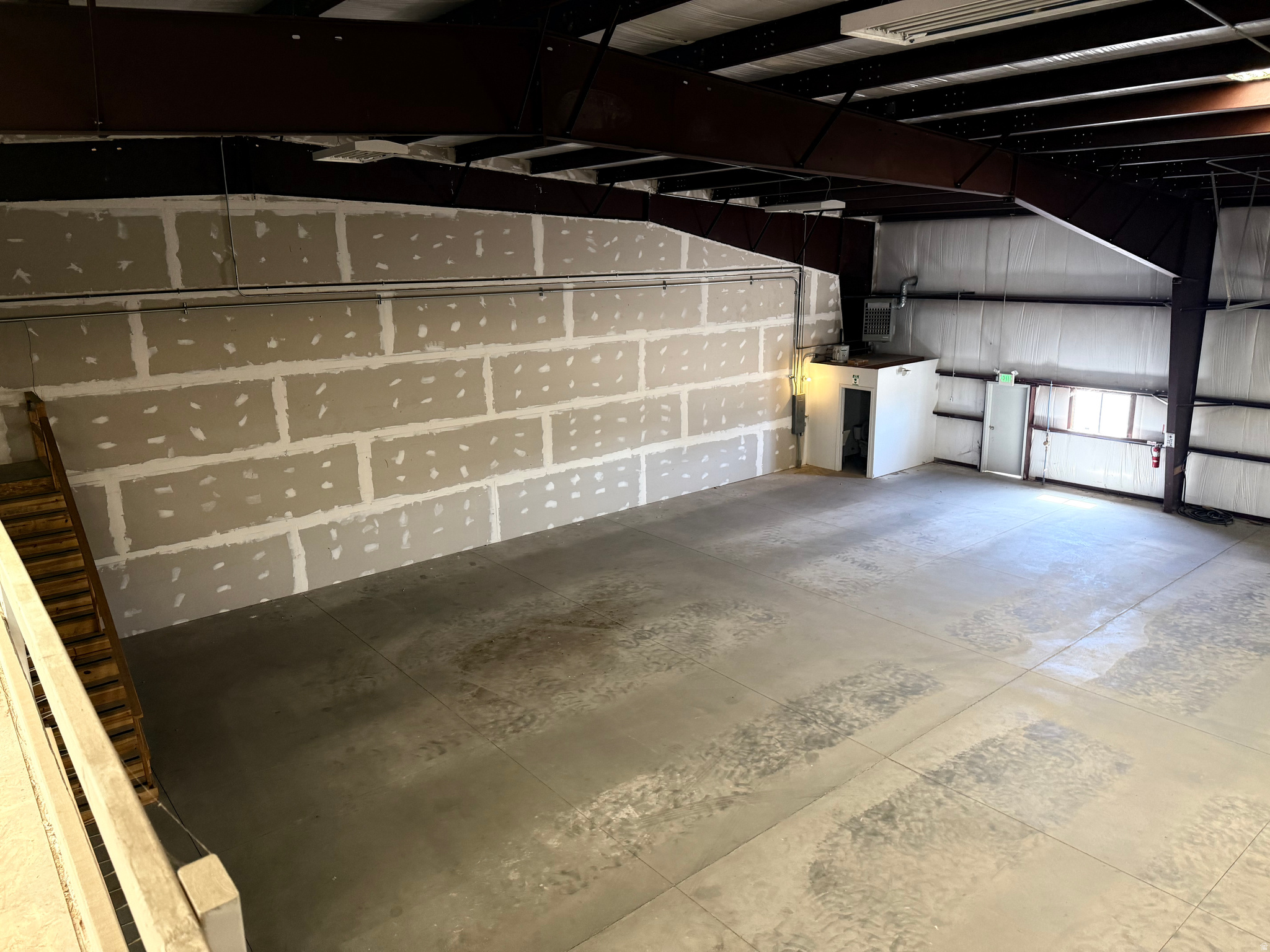 main property photo 6