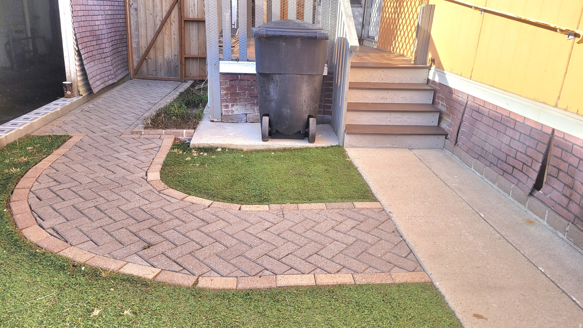 main property photo 17