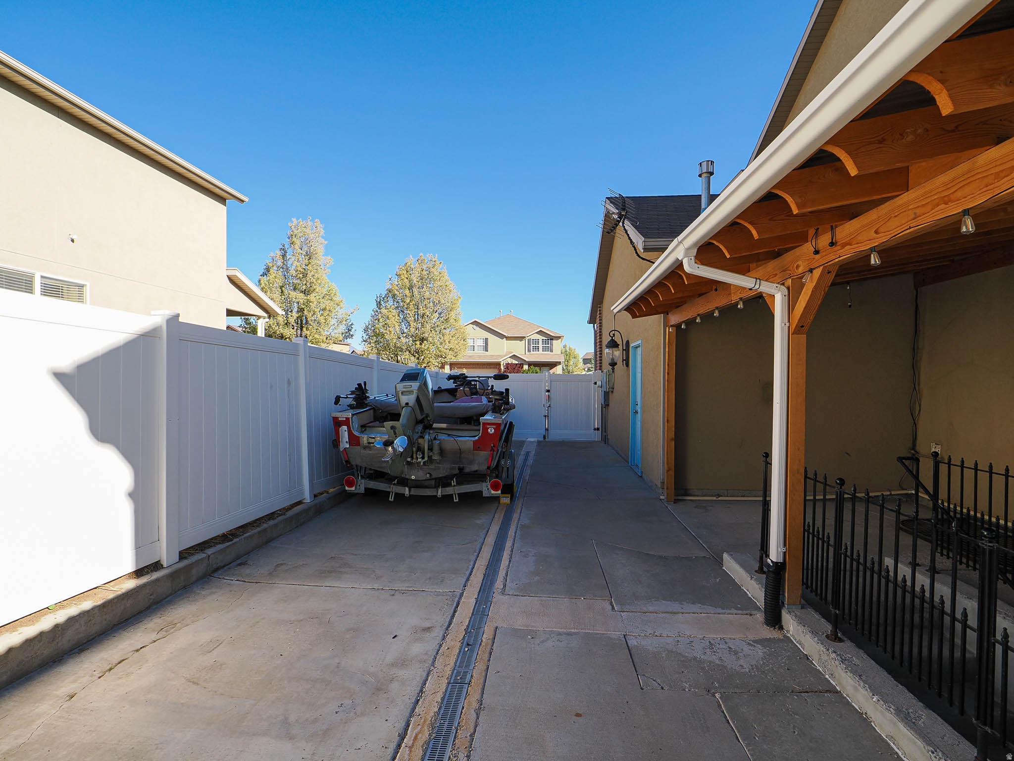 main property photo 71