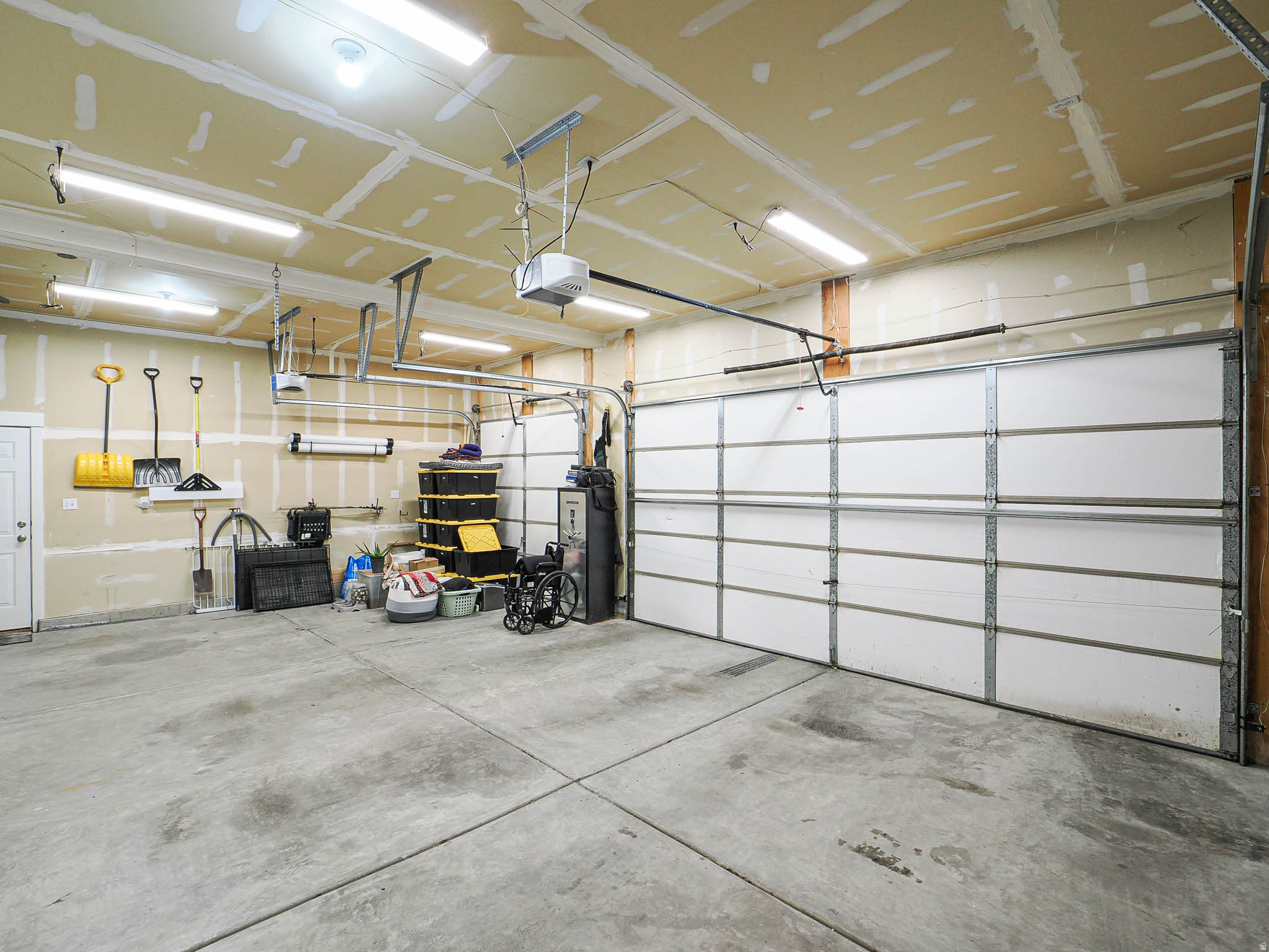 main property photo 75