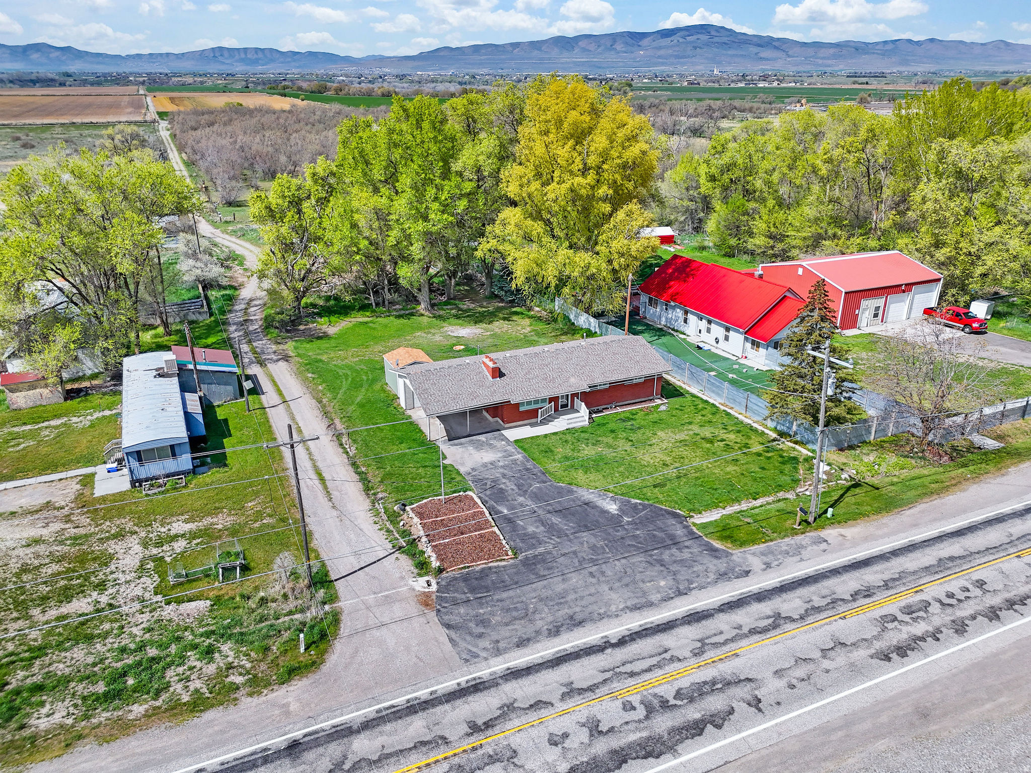 main property photo 34