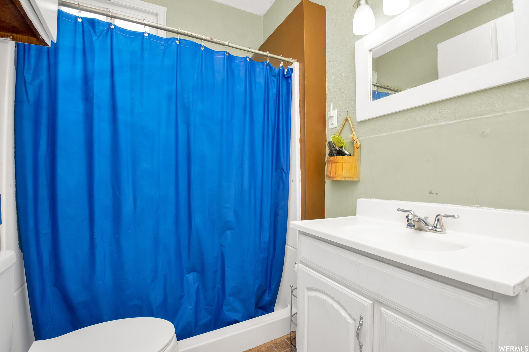main property photo 11