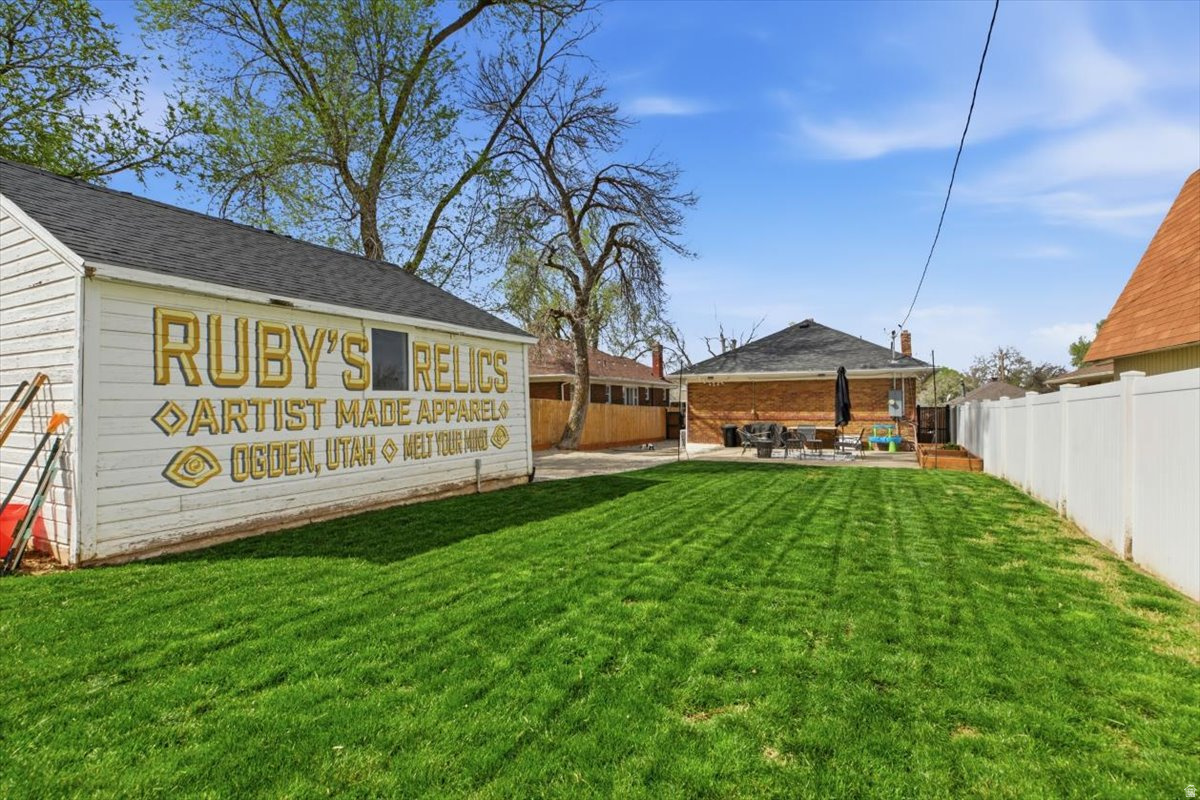 main property photo 19