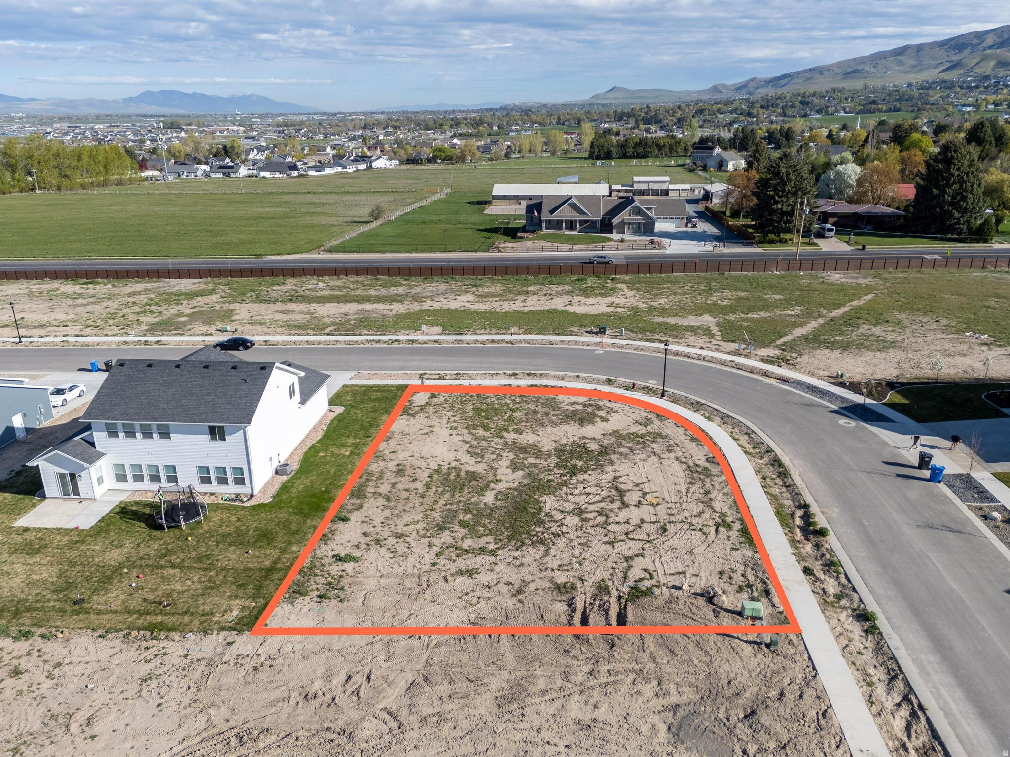 main property photo 8