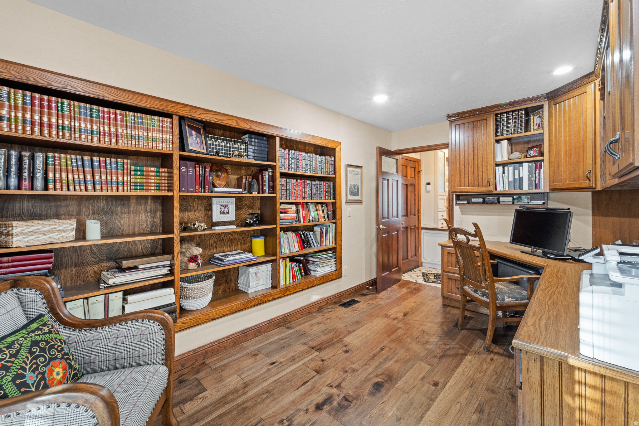 main property photo 25