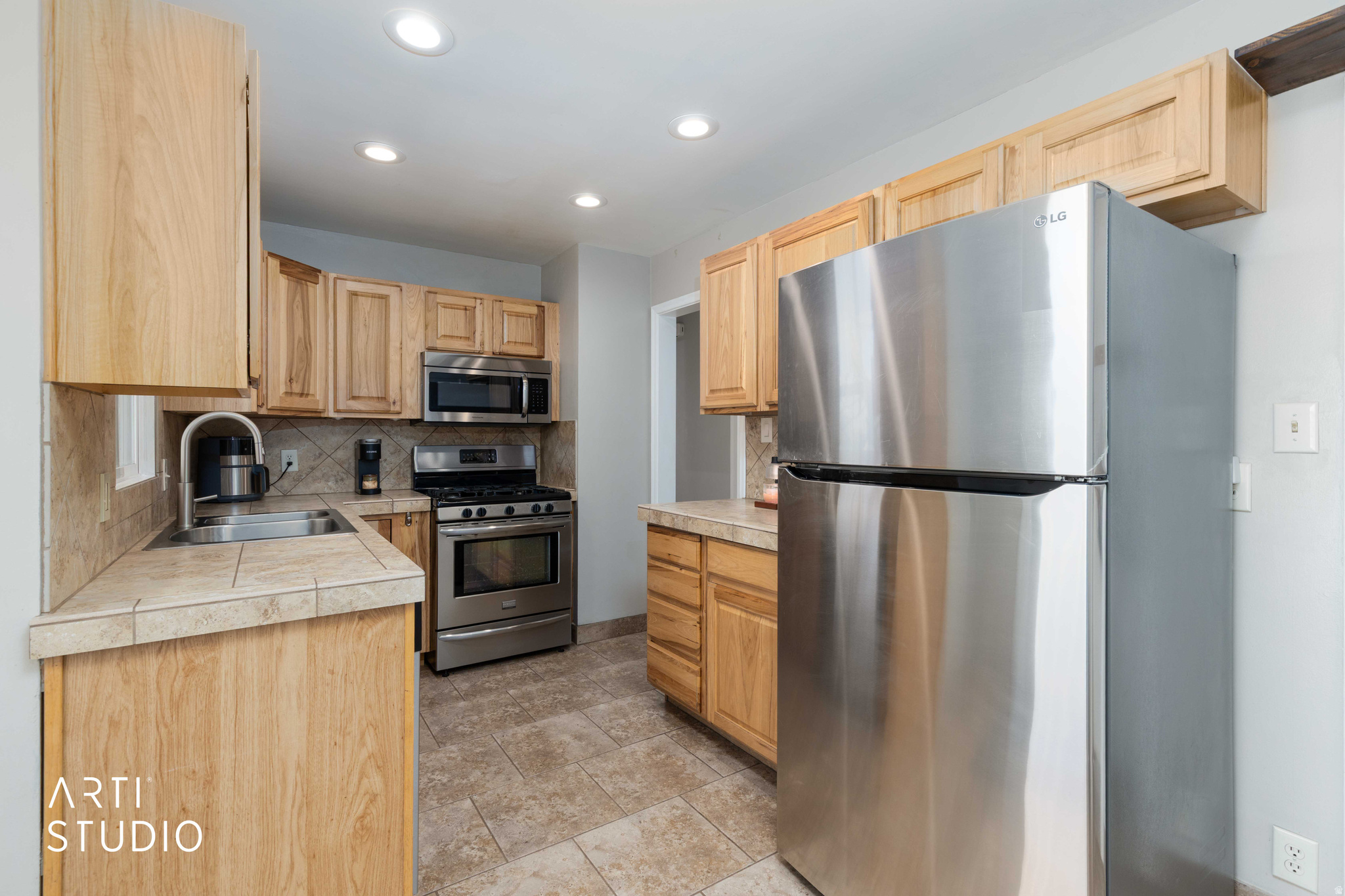 main property photo 17