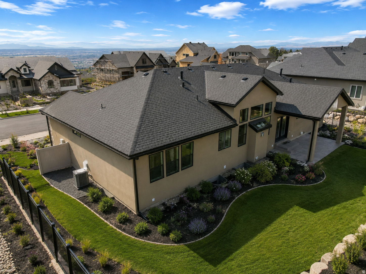 main property photo 18