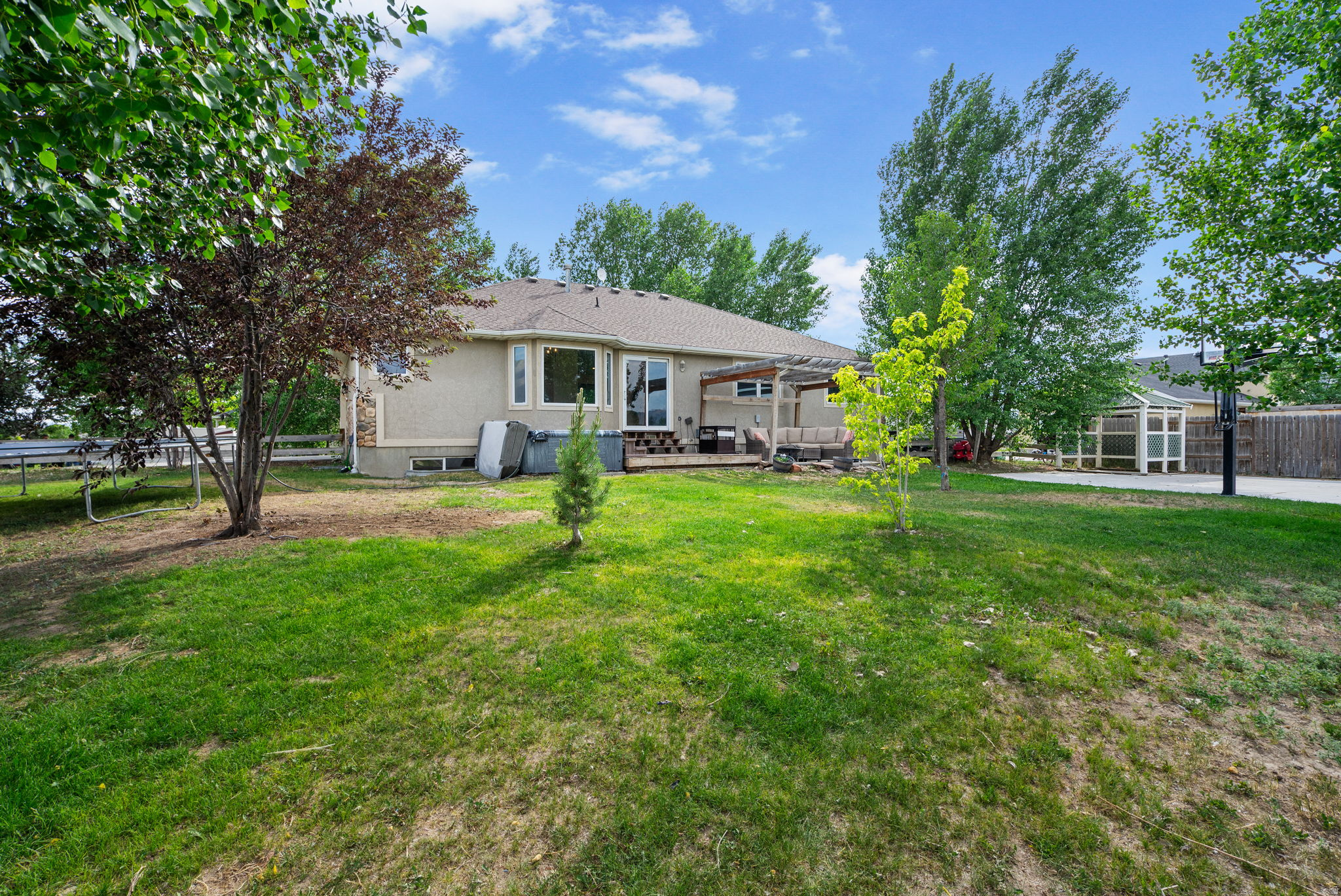 main property photo 25