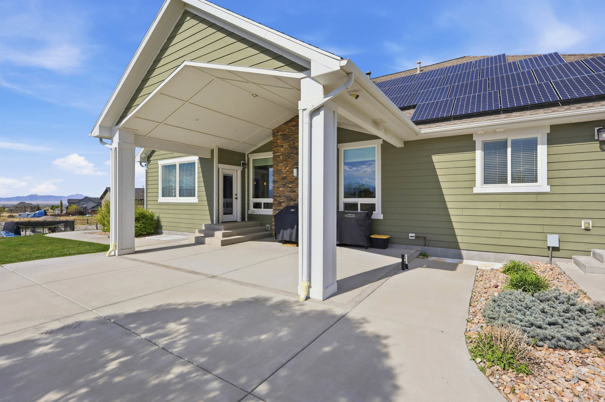 main property photo 60