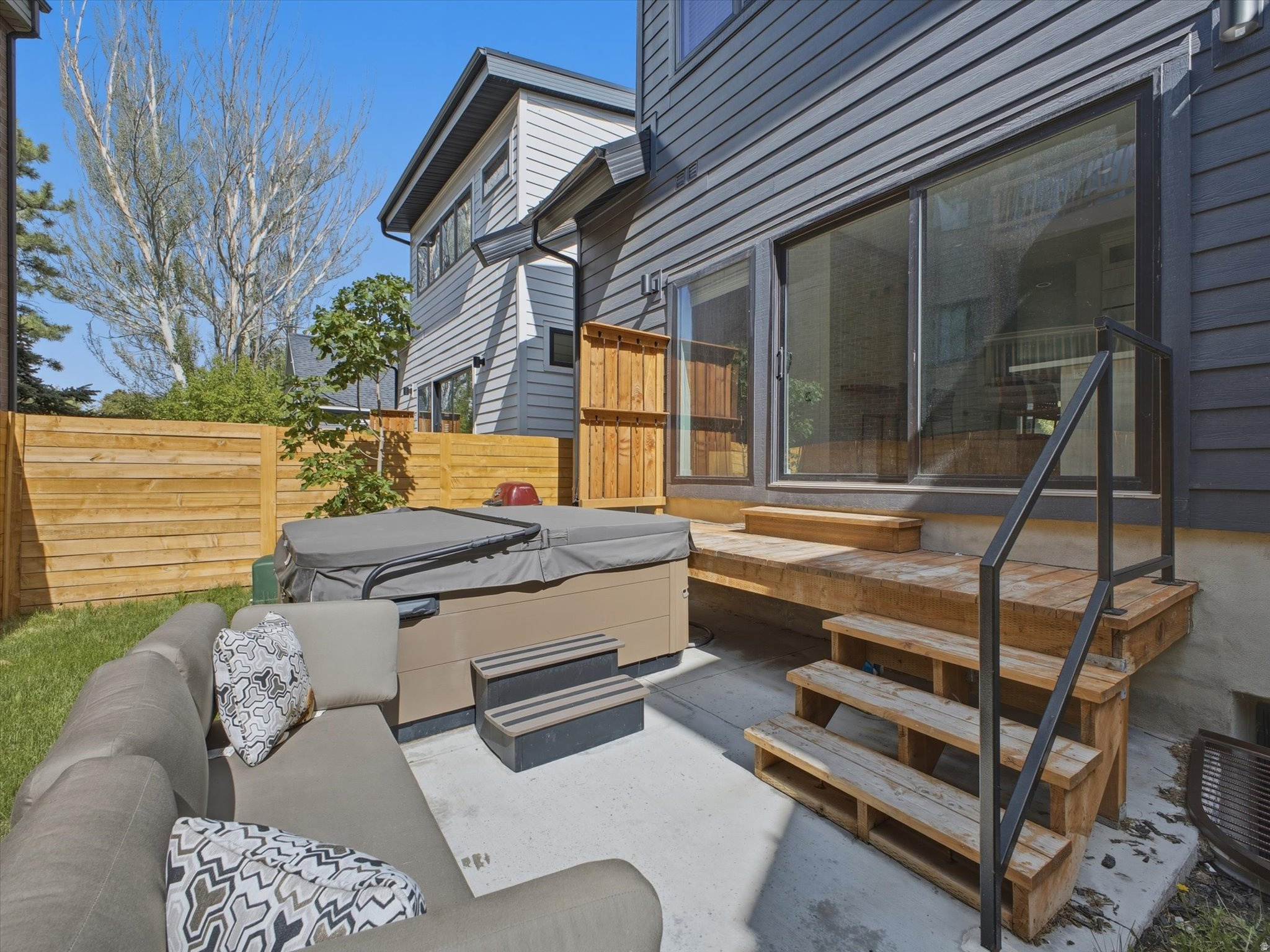 main property photo 45