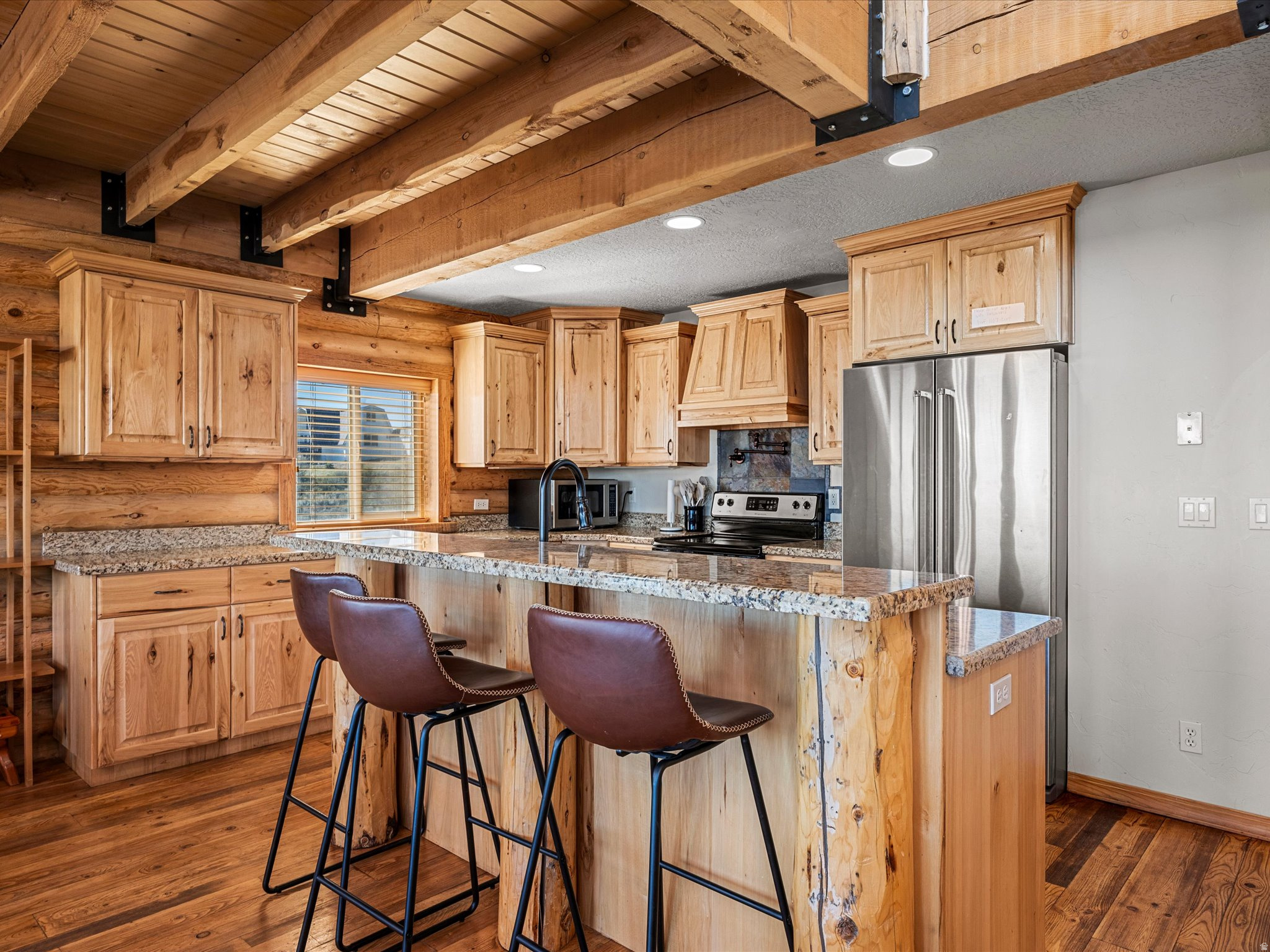 main property photo 13