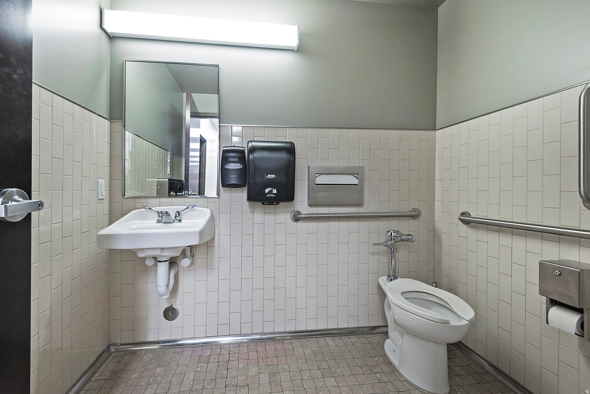 main property photo 27