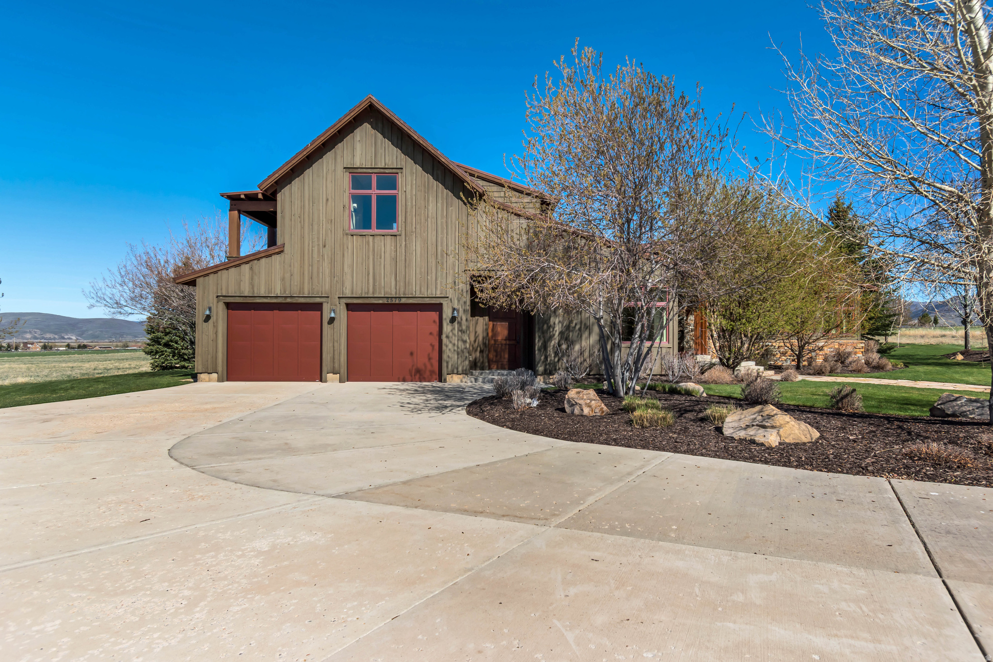 main property photo 12