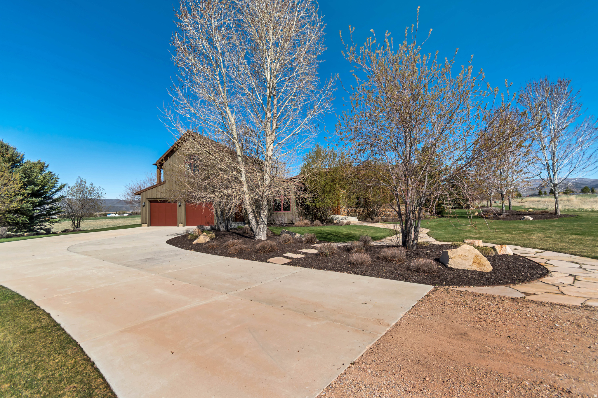 main property photo 13