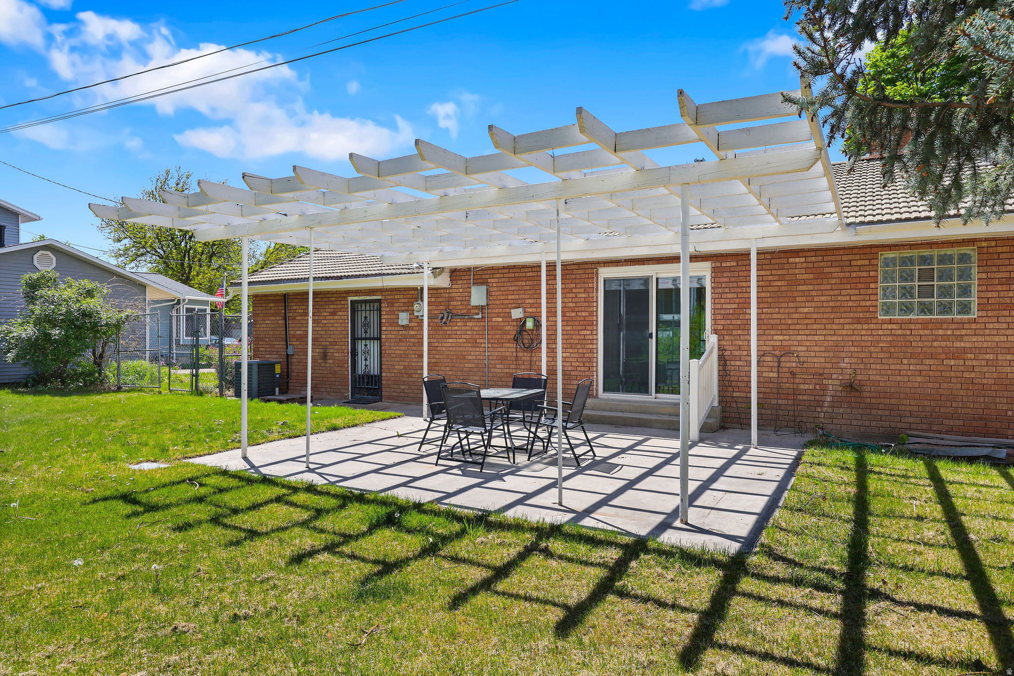 main property photo 6