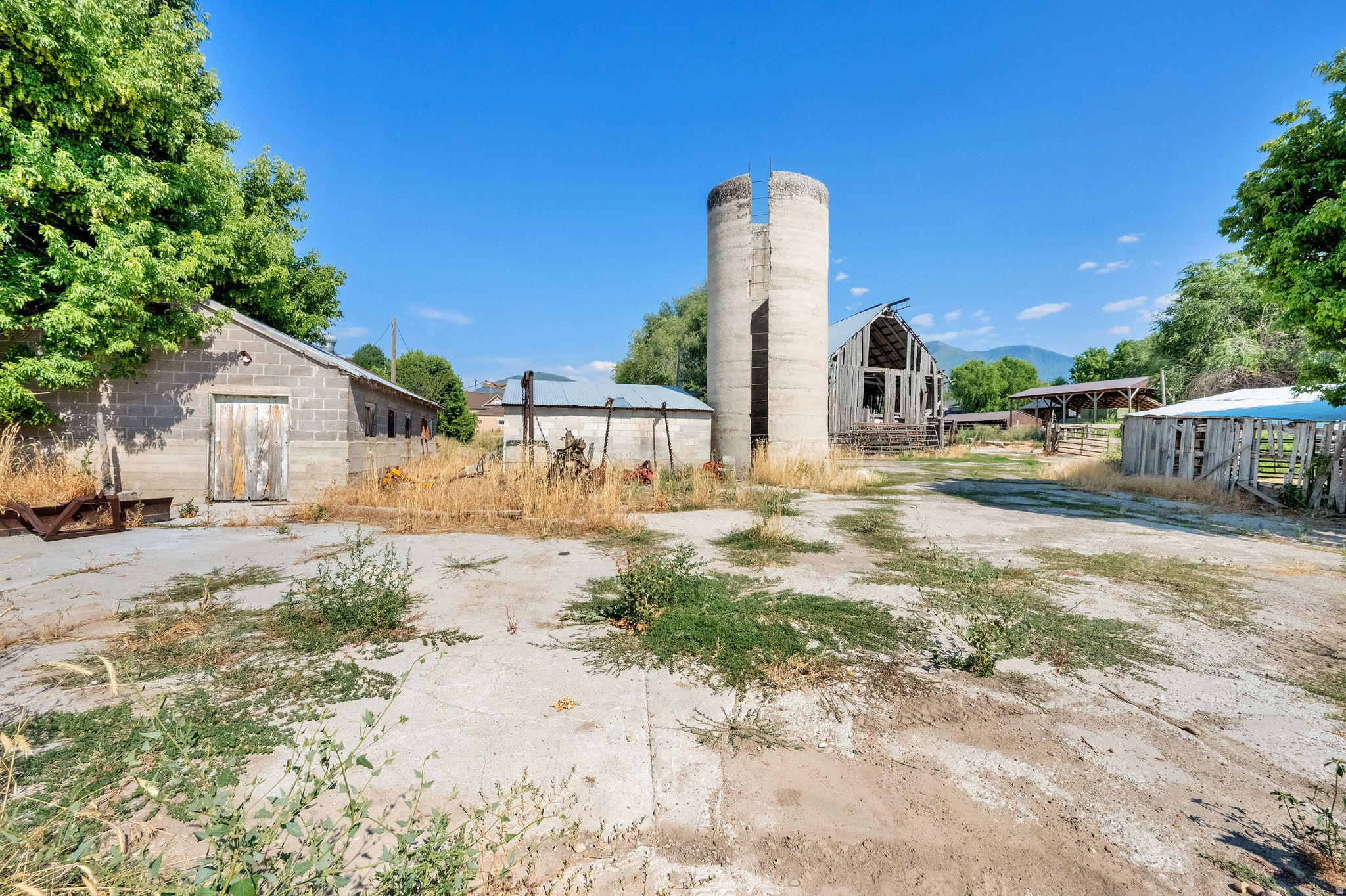 main property photo 29