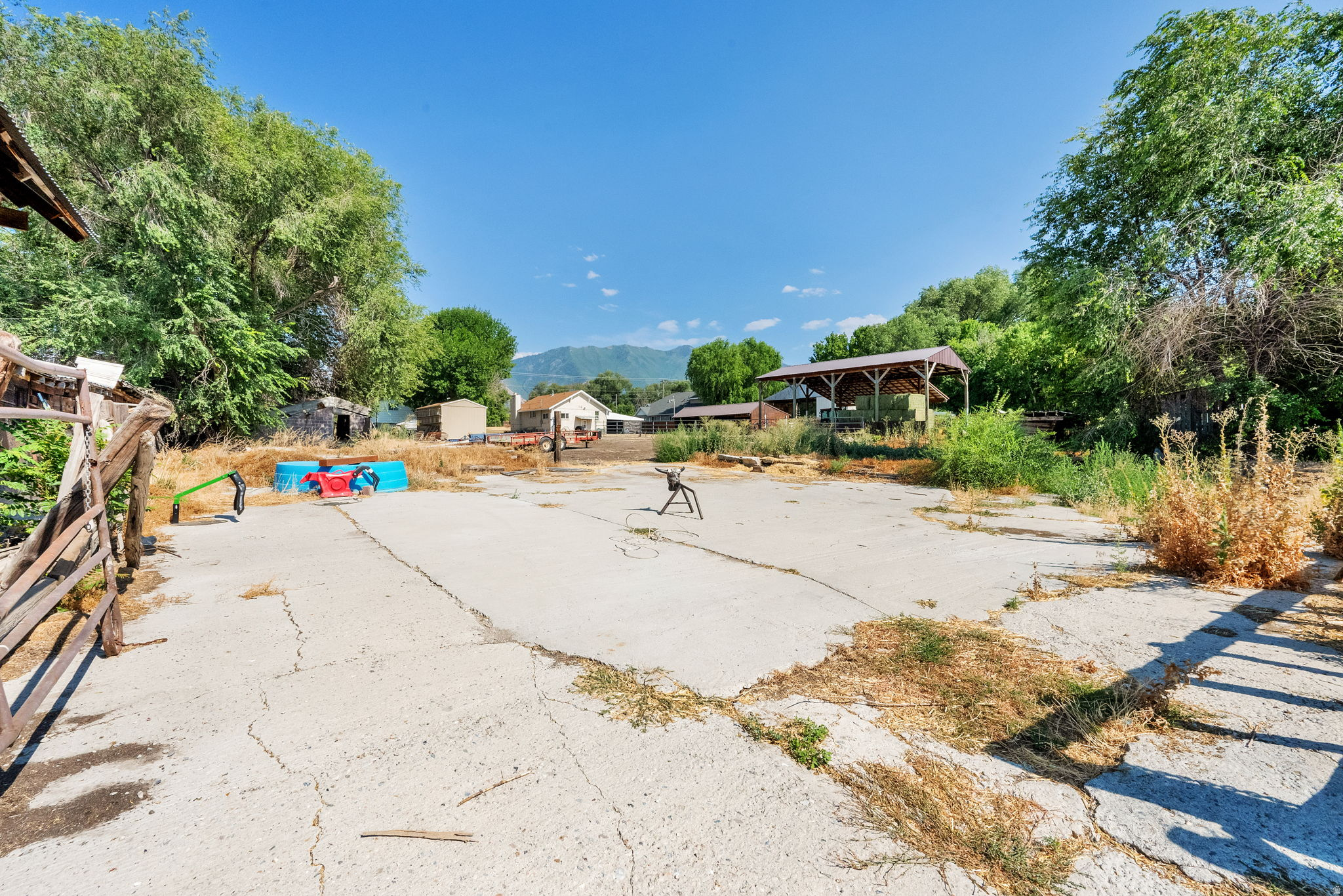 main property photo 30