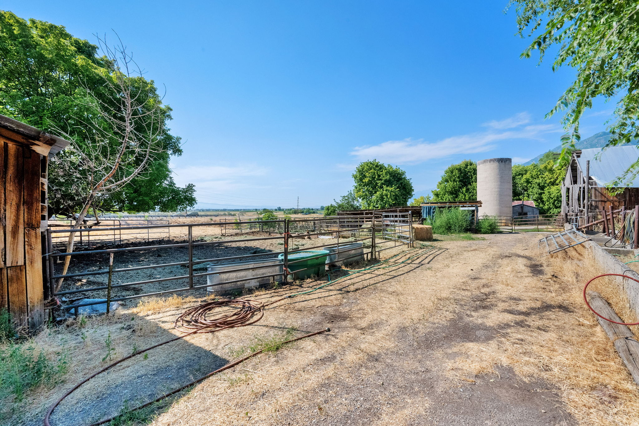 main property photo 33