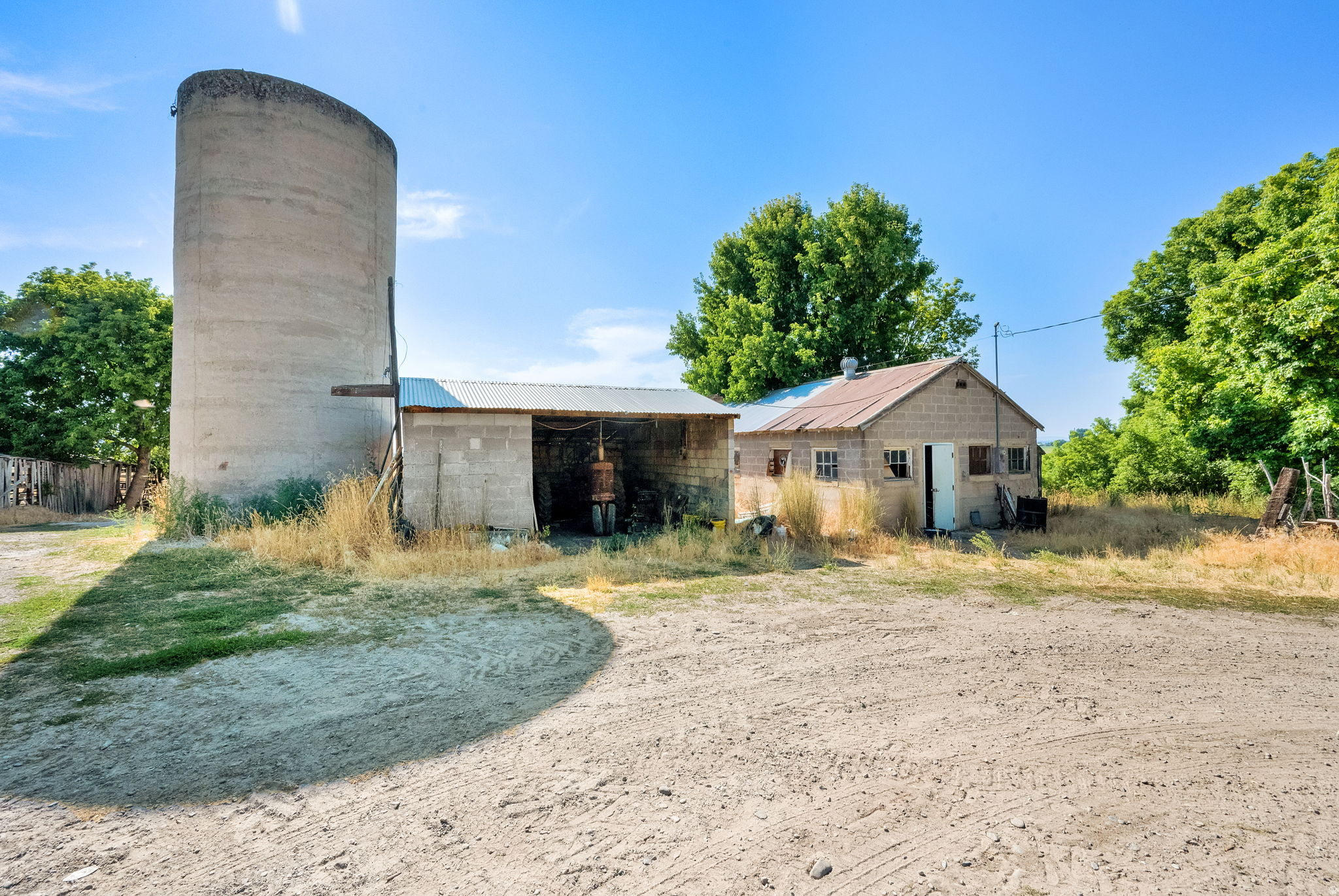 main property photo 45