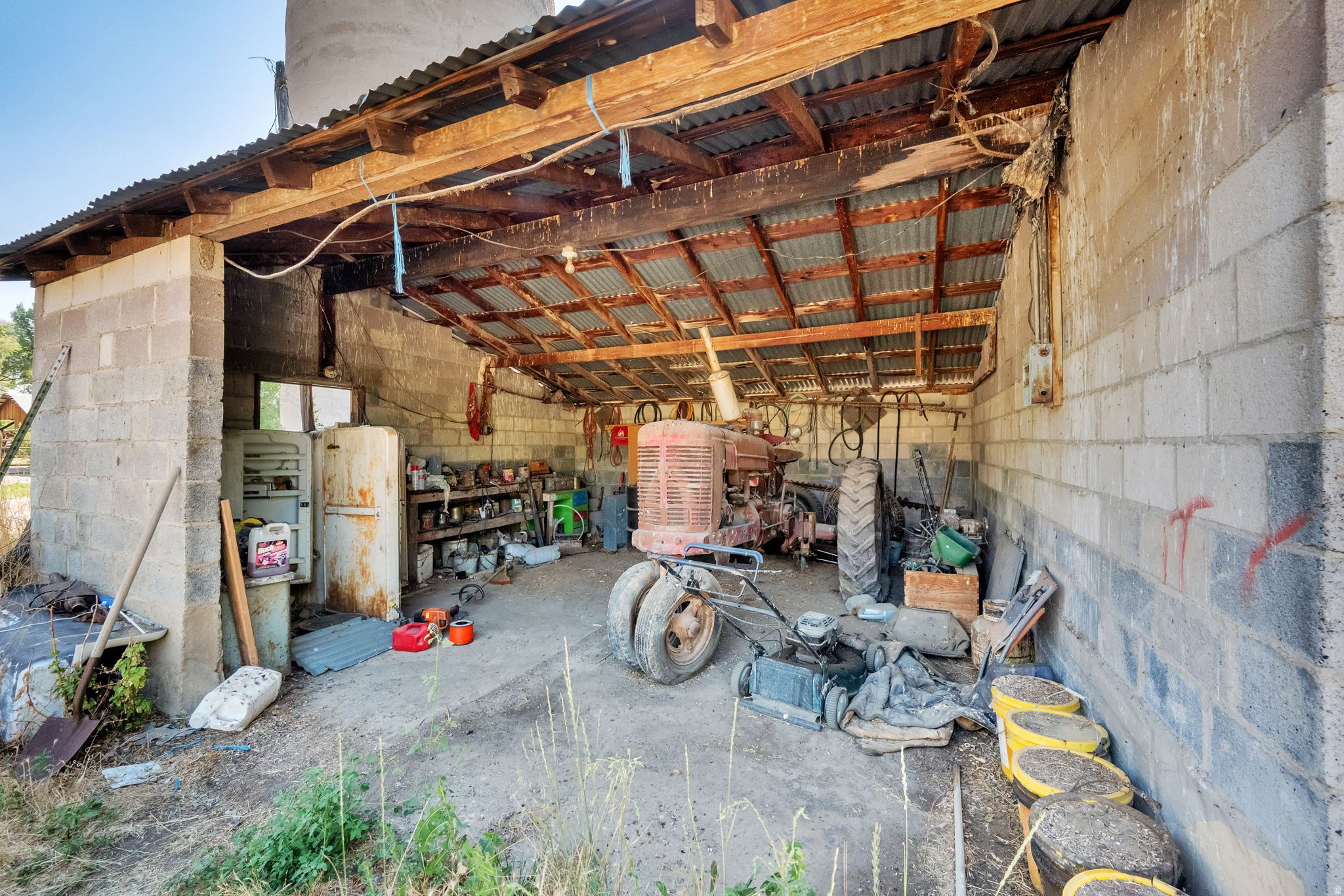 main property photo 46