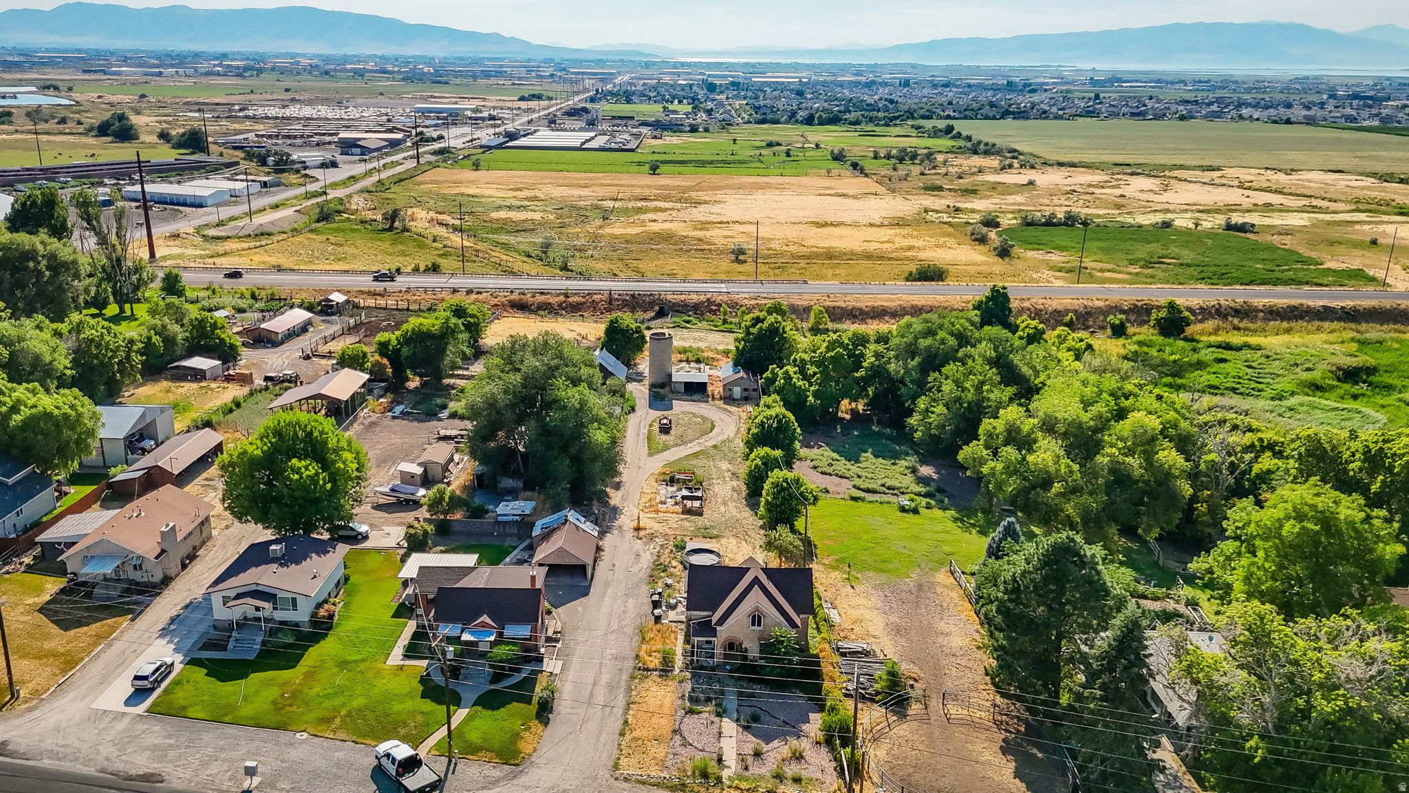 main property photo 7