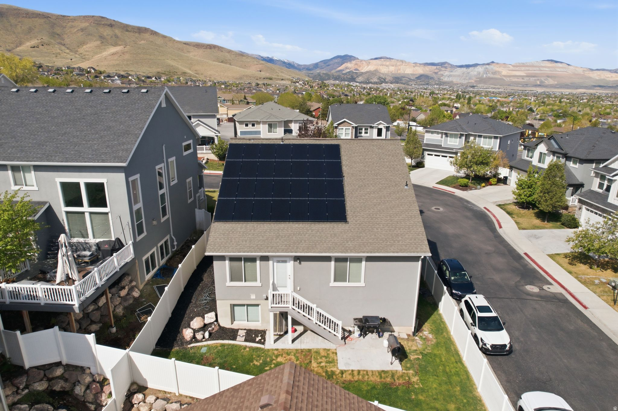 main property photo 40