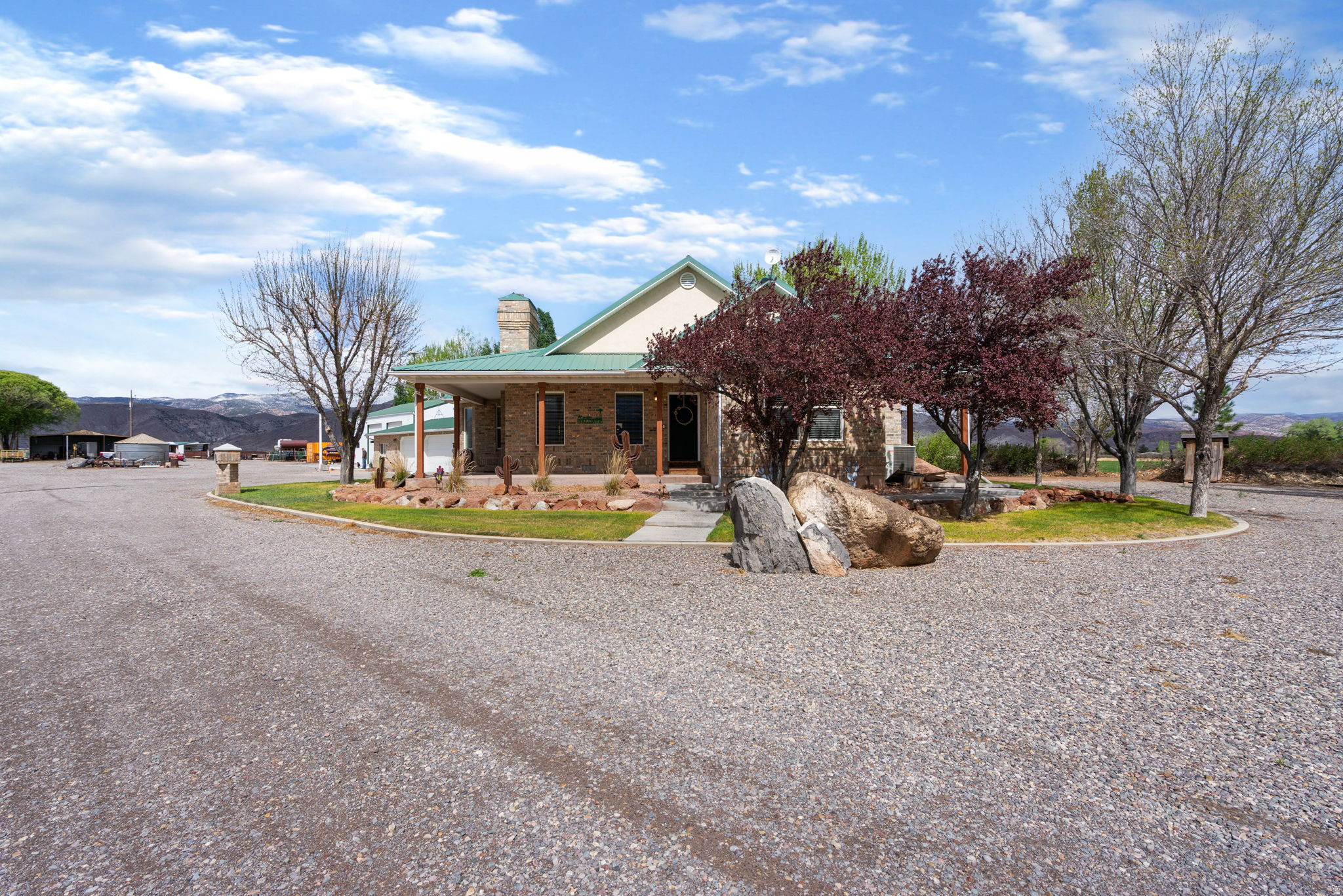 main property photo 2