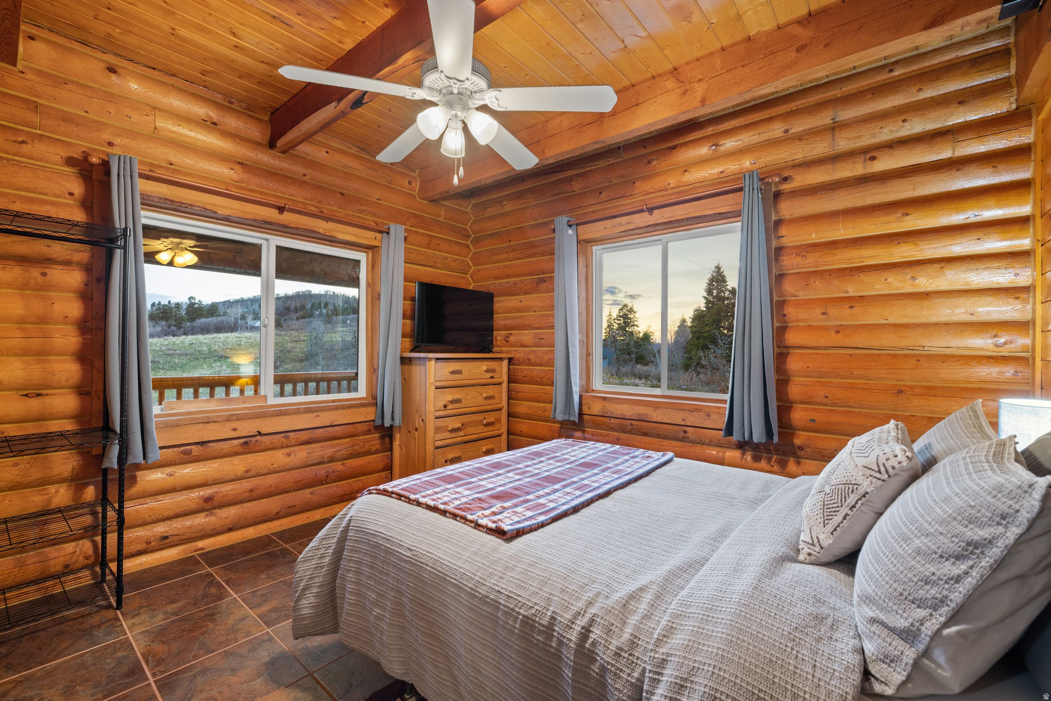 main property photo 16