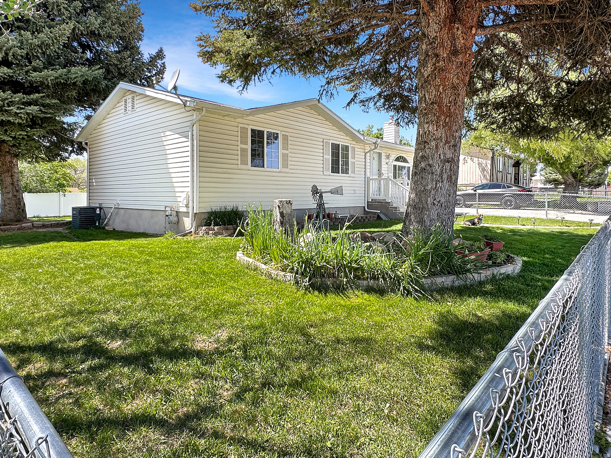 main property photo 30