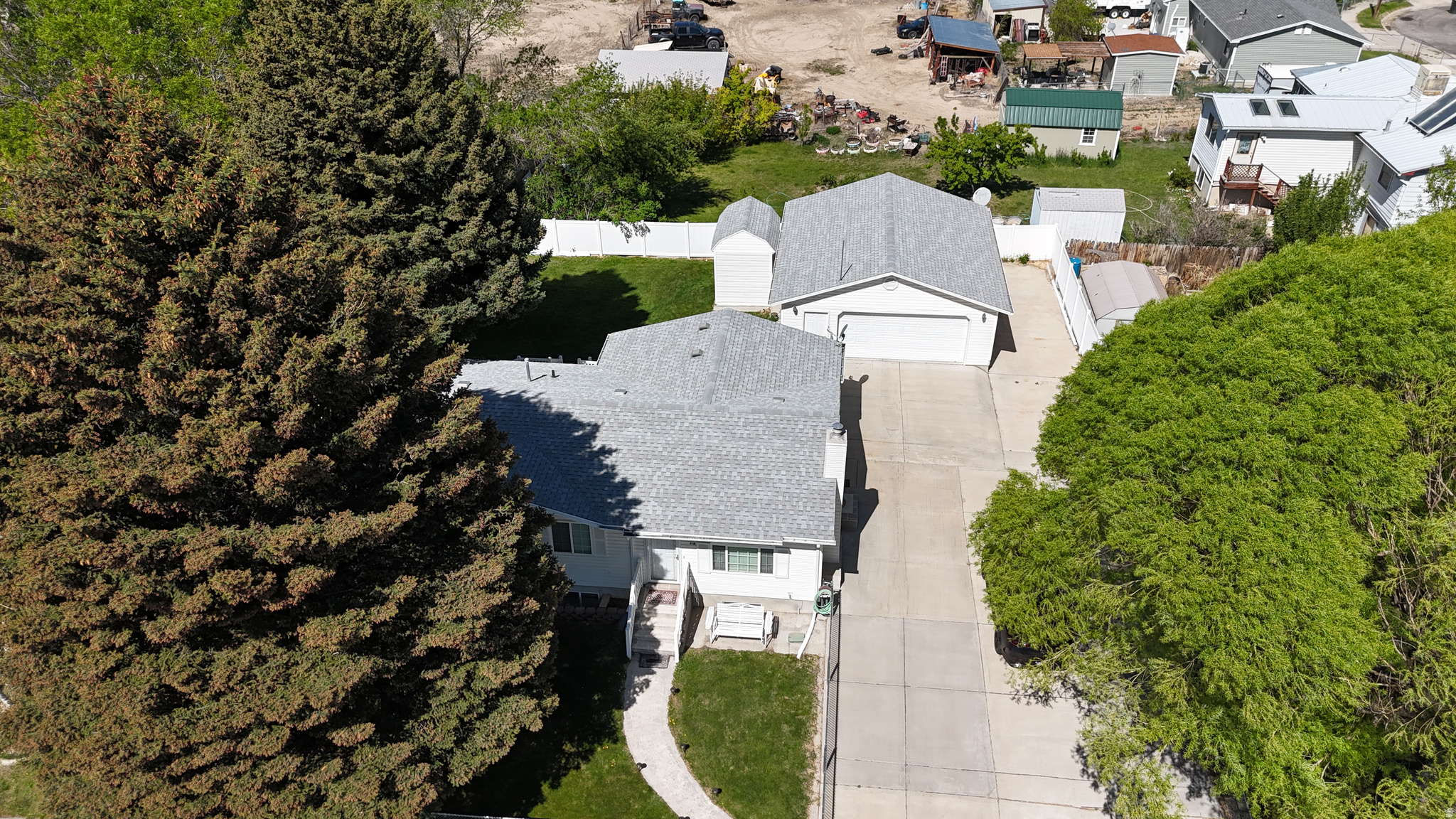 main property photo 37