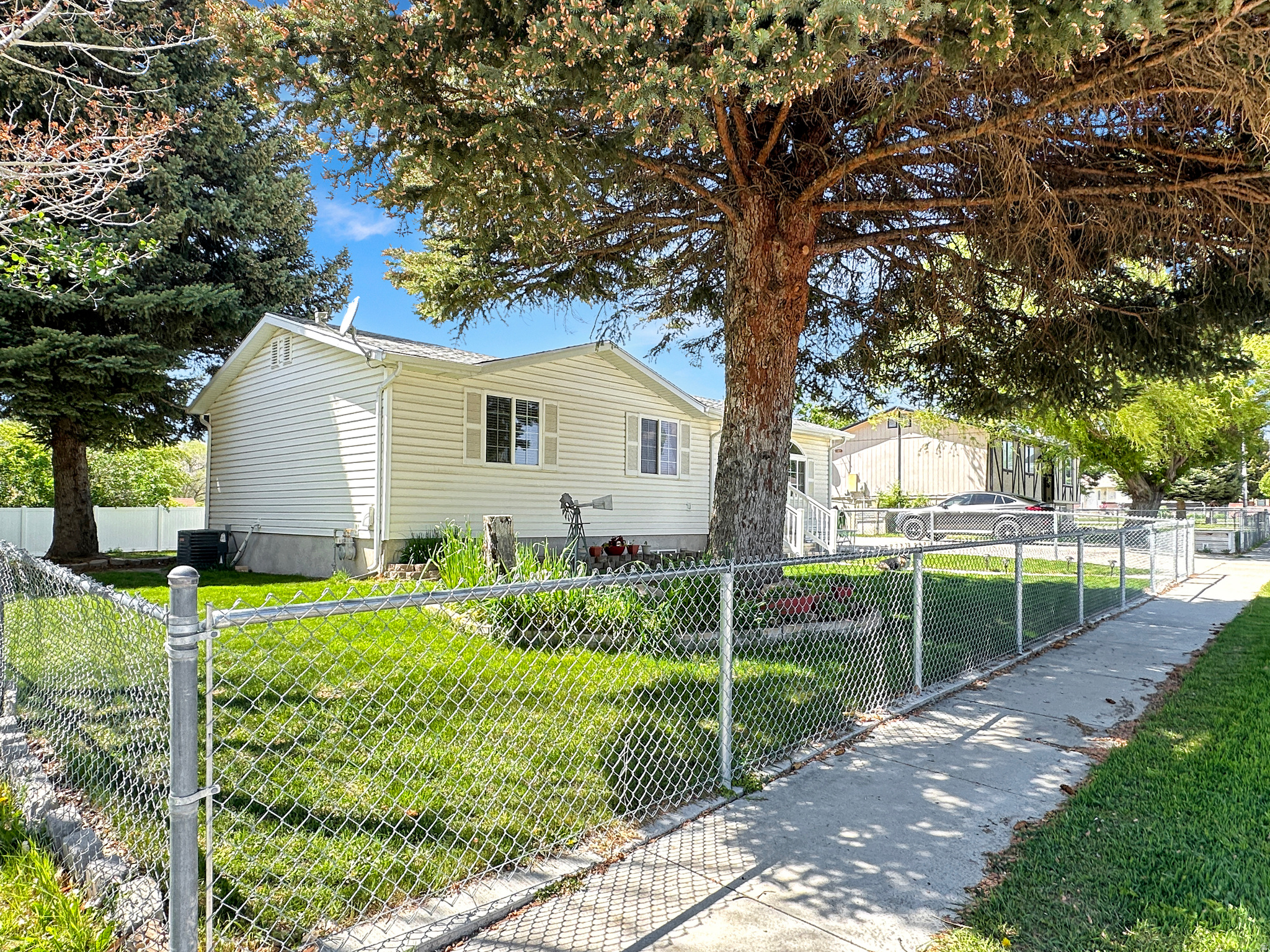 main property photo 50