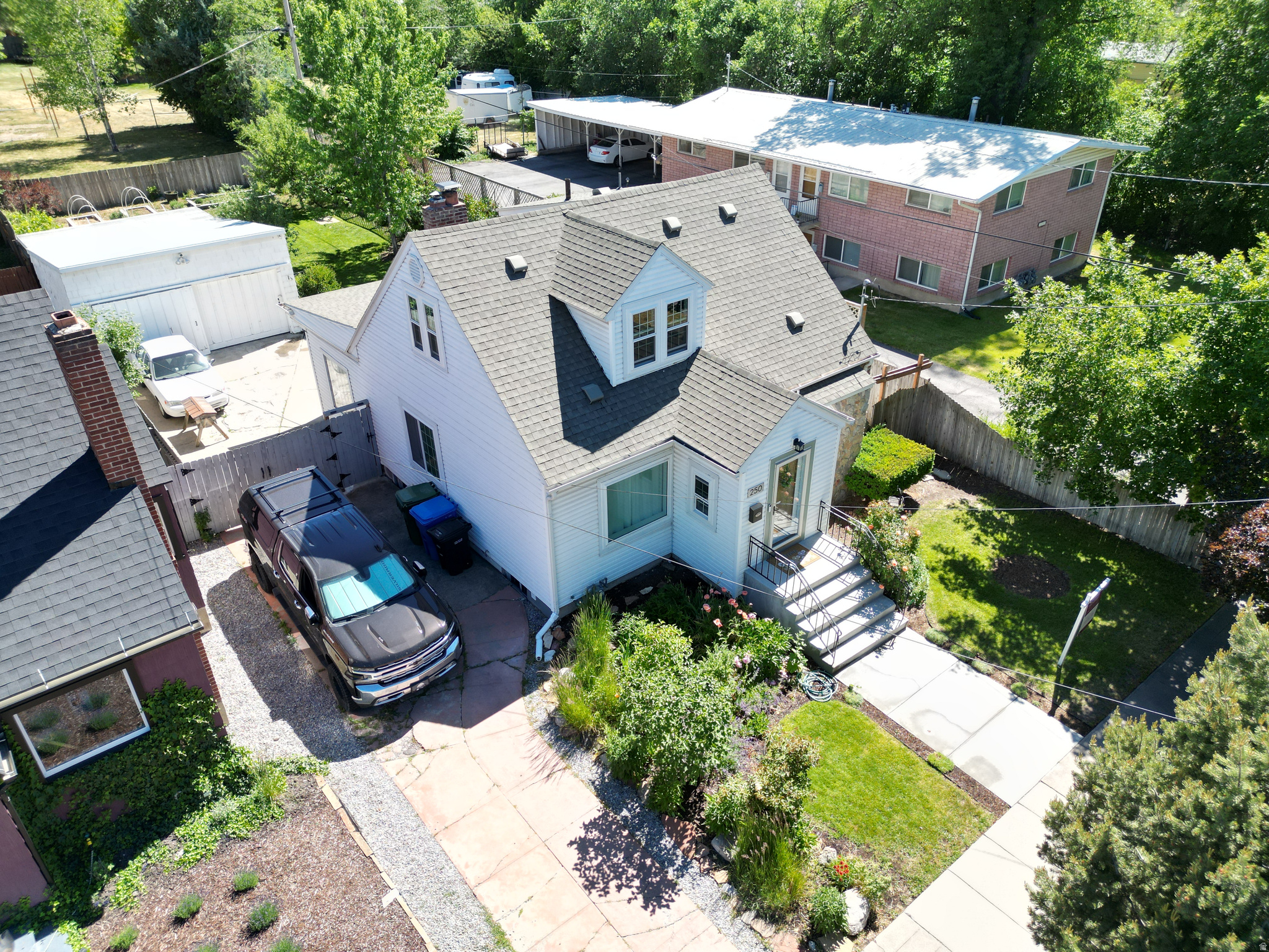 main property photo 37