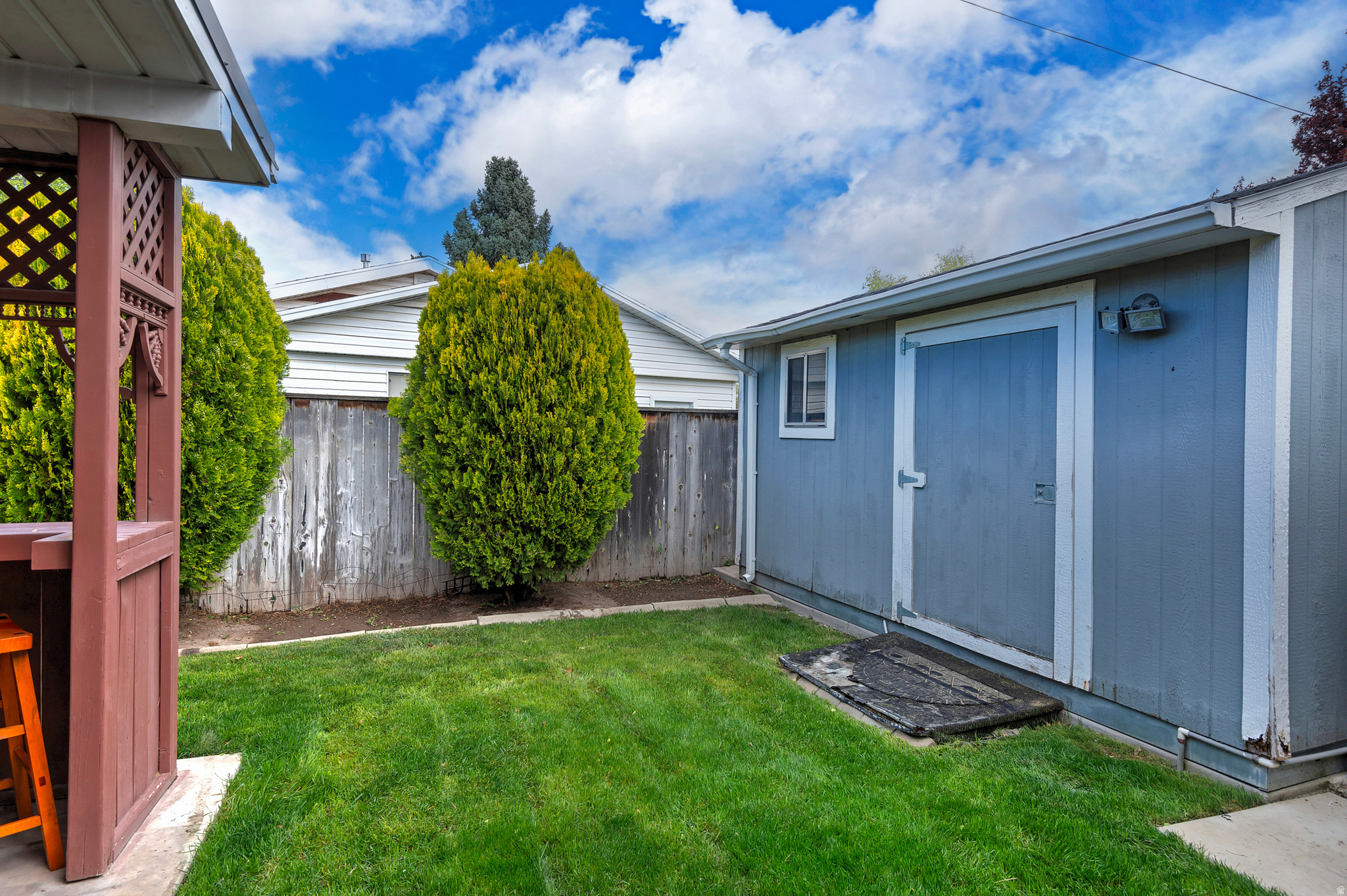 main property photo 17