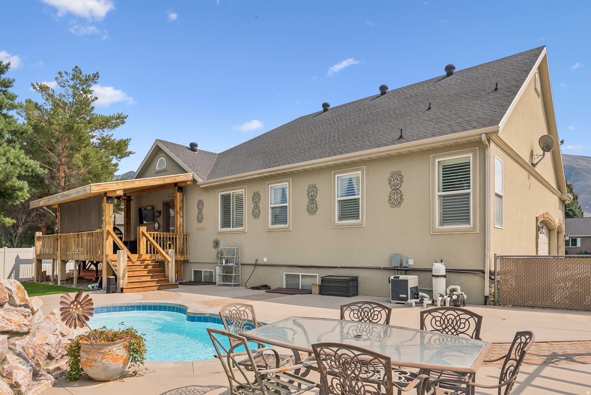 main property photo 54