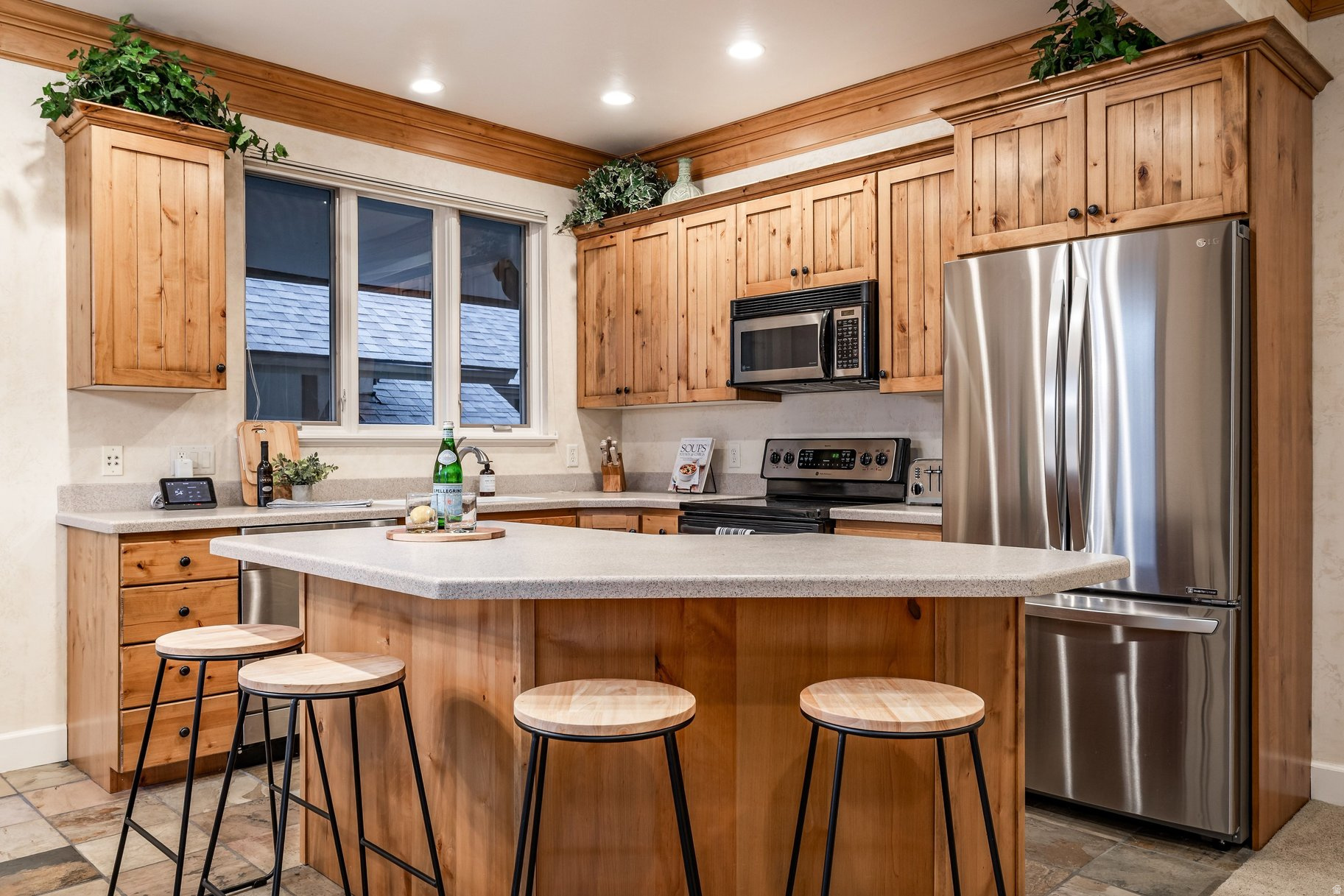 main property photo 13