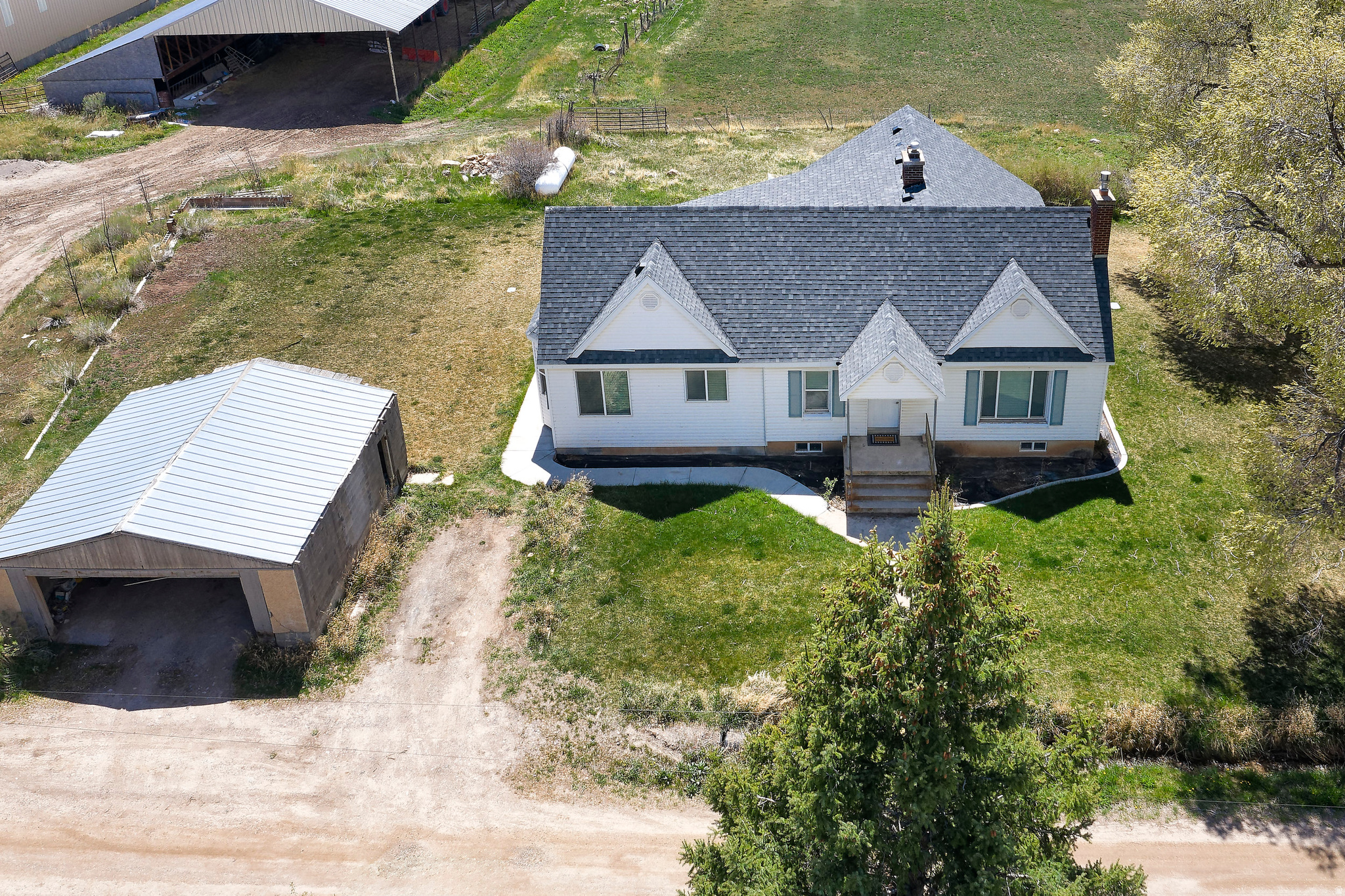 main property photo 34