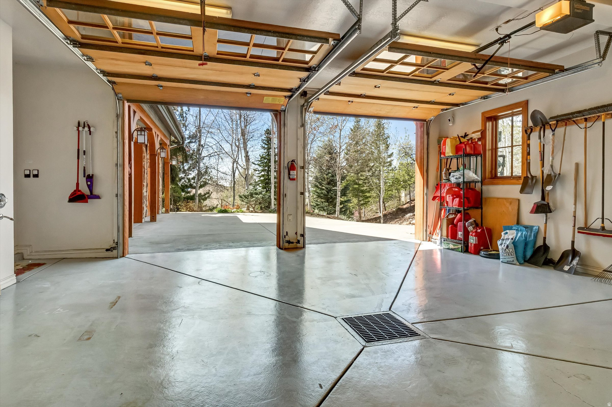 main property photo 77