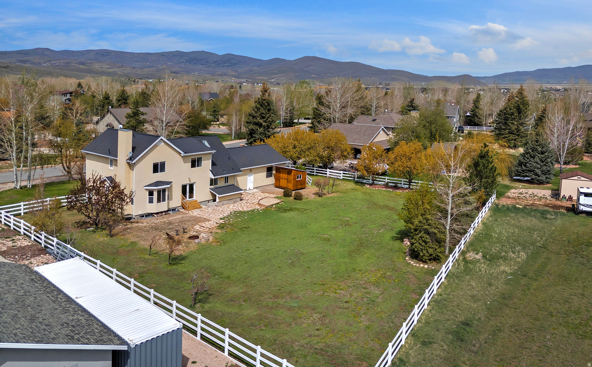 main property photo 30