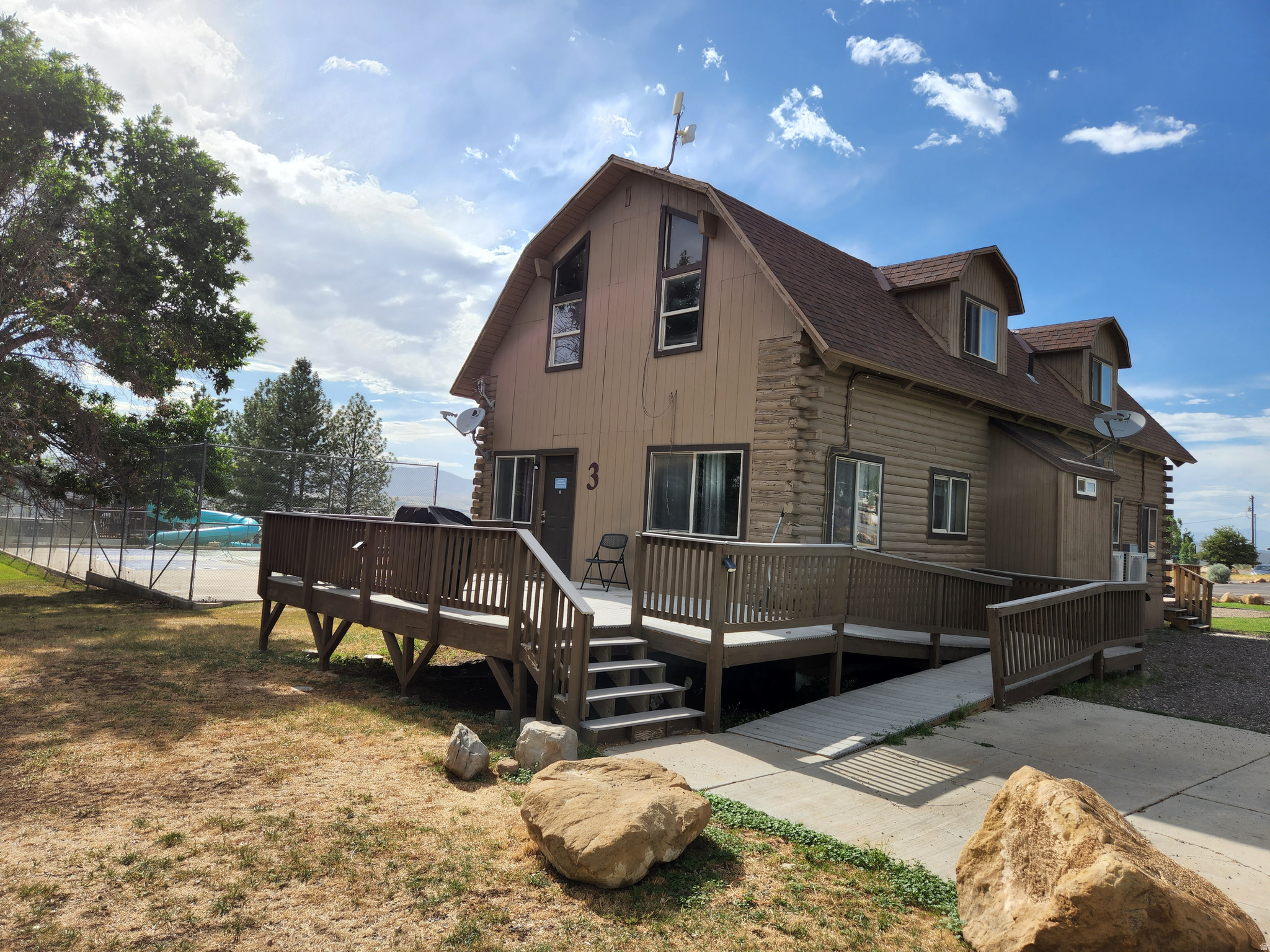 main property photo 23