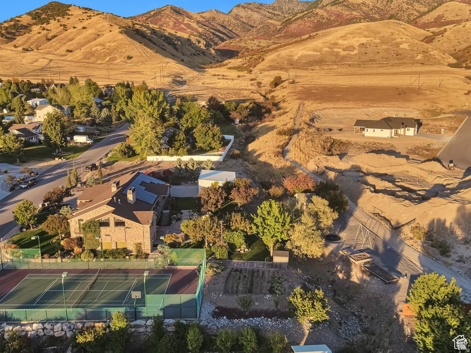main property photo 14