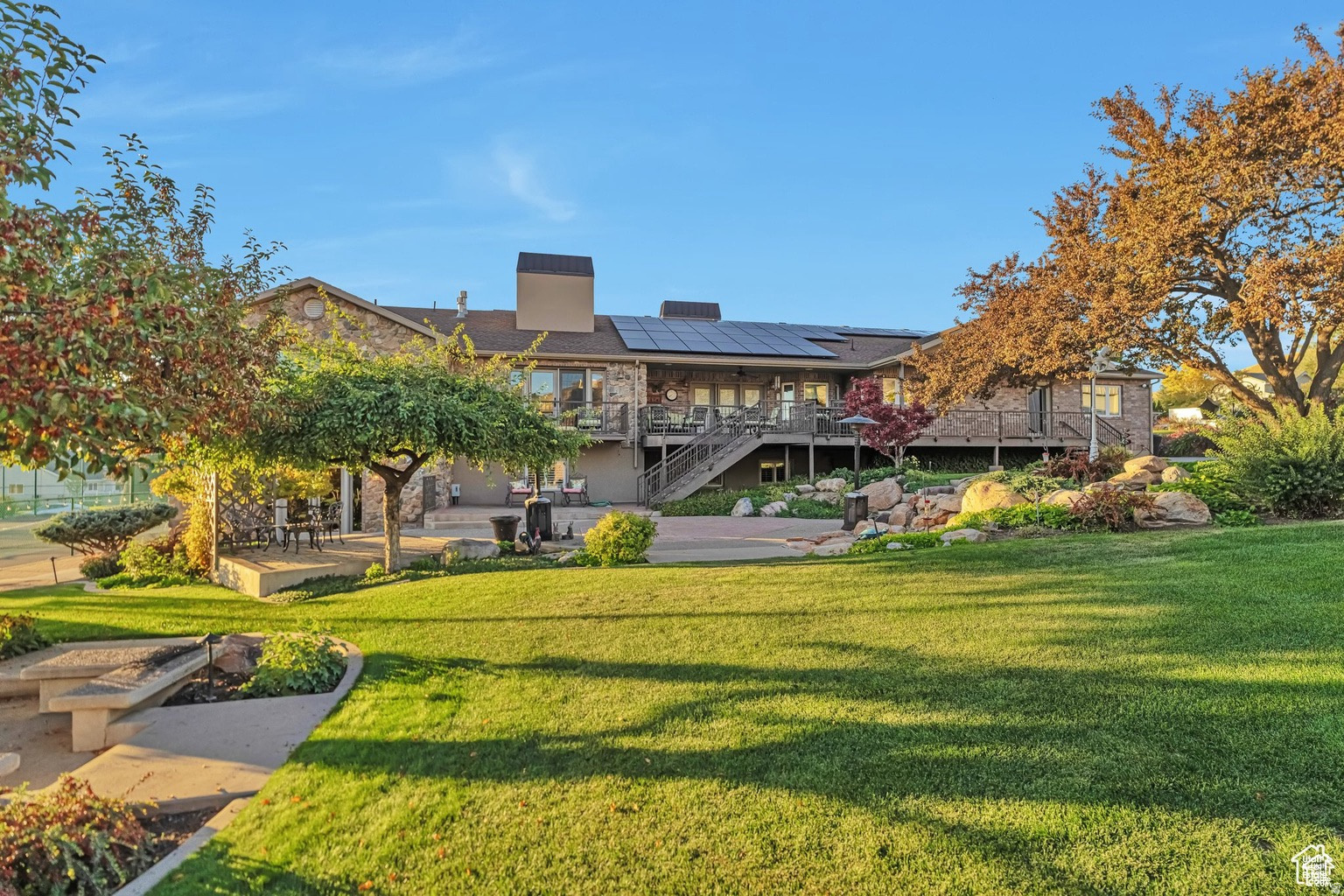 main property photo 6